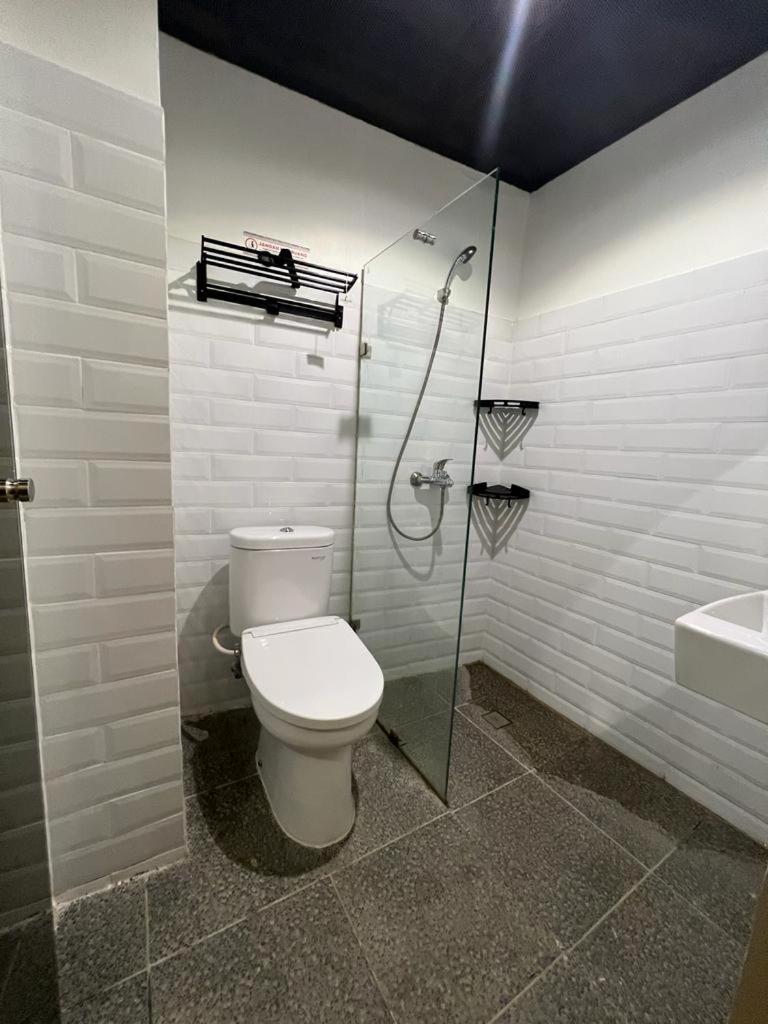 Queen Room - Photo 14
