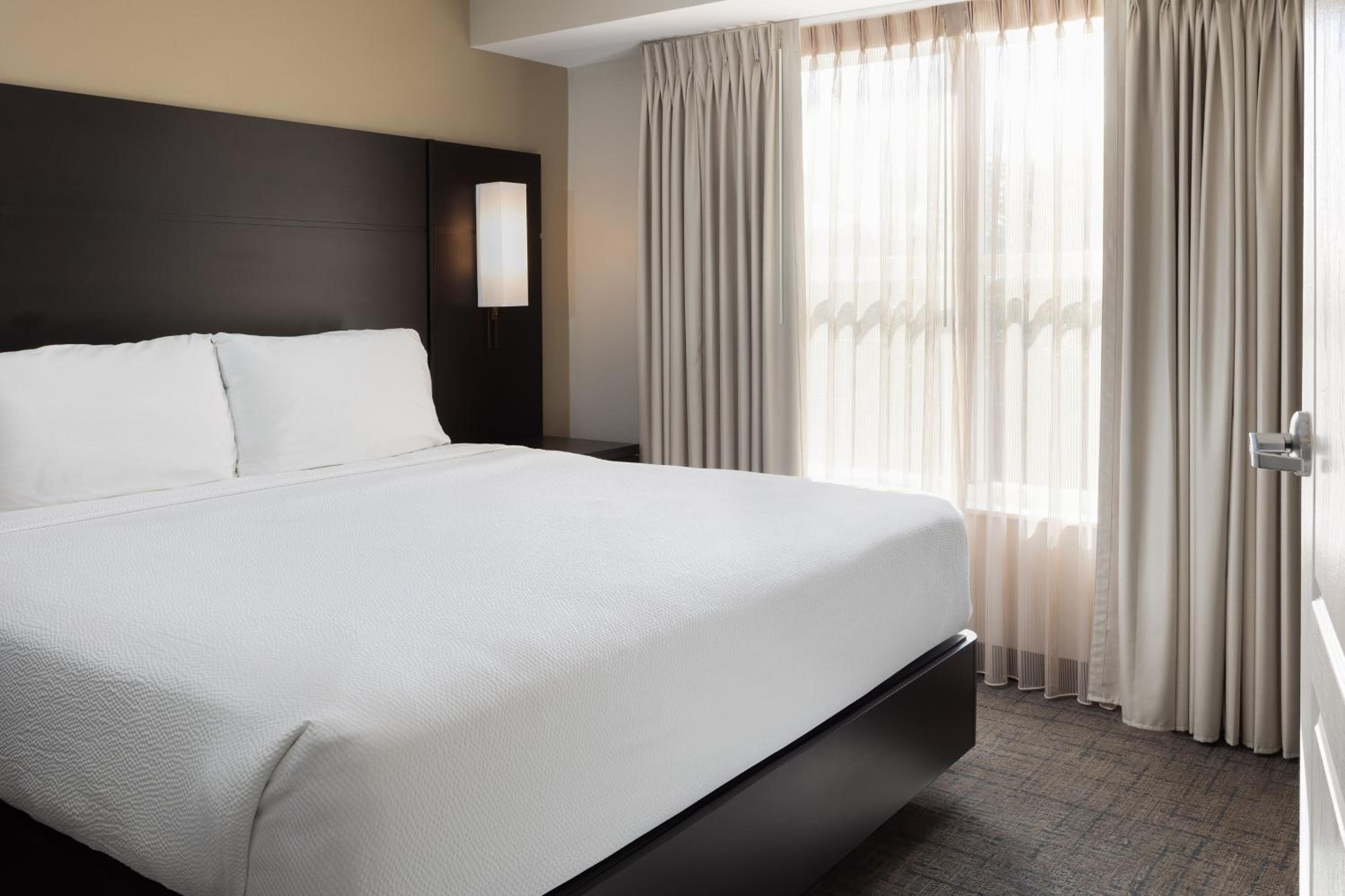 Two-Bedroom Suite - Photo 2