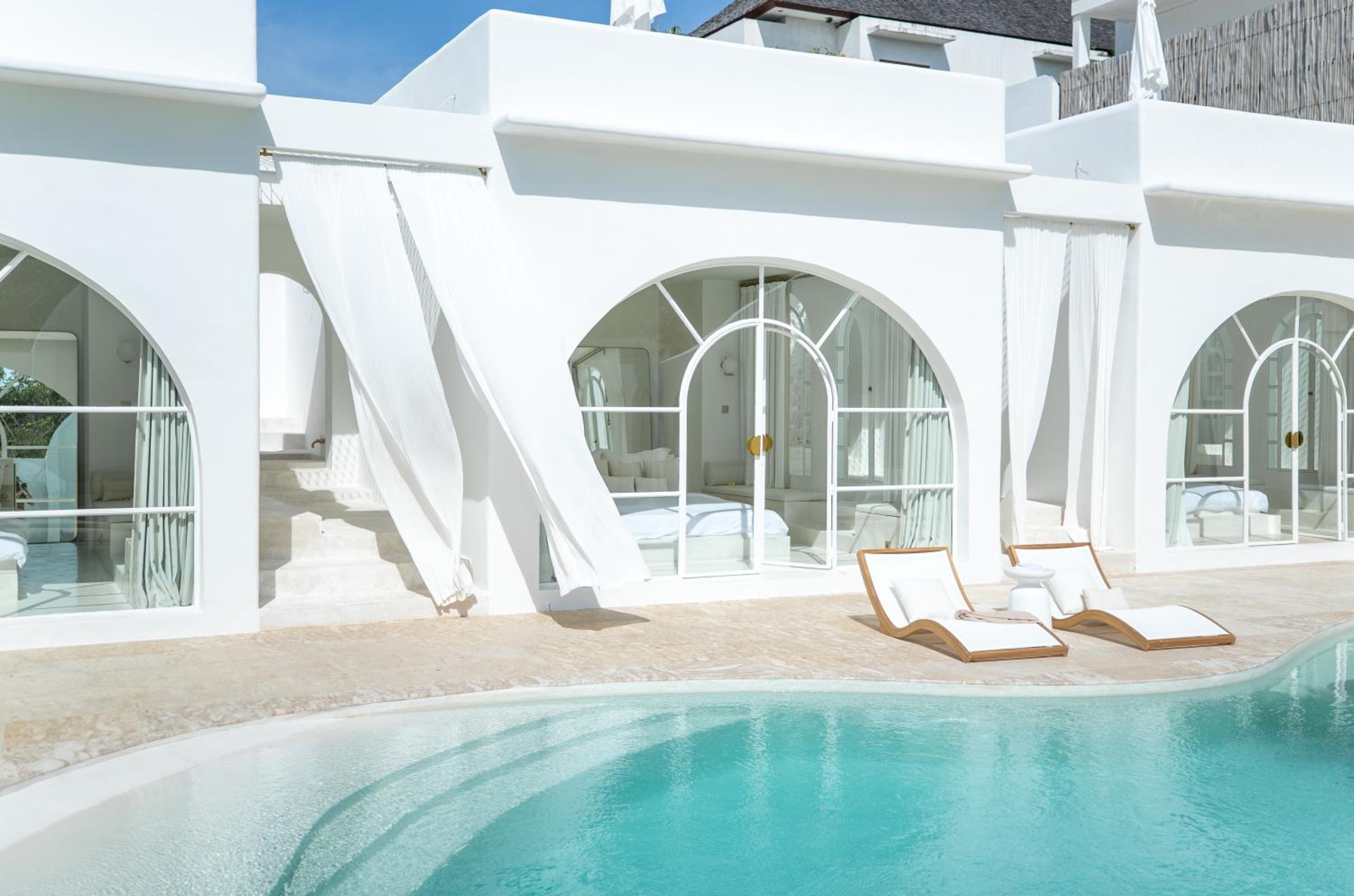 Poolside Suite Room 2 - Photo 2