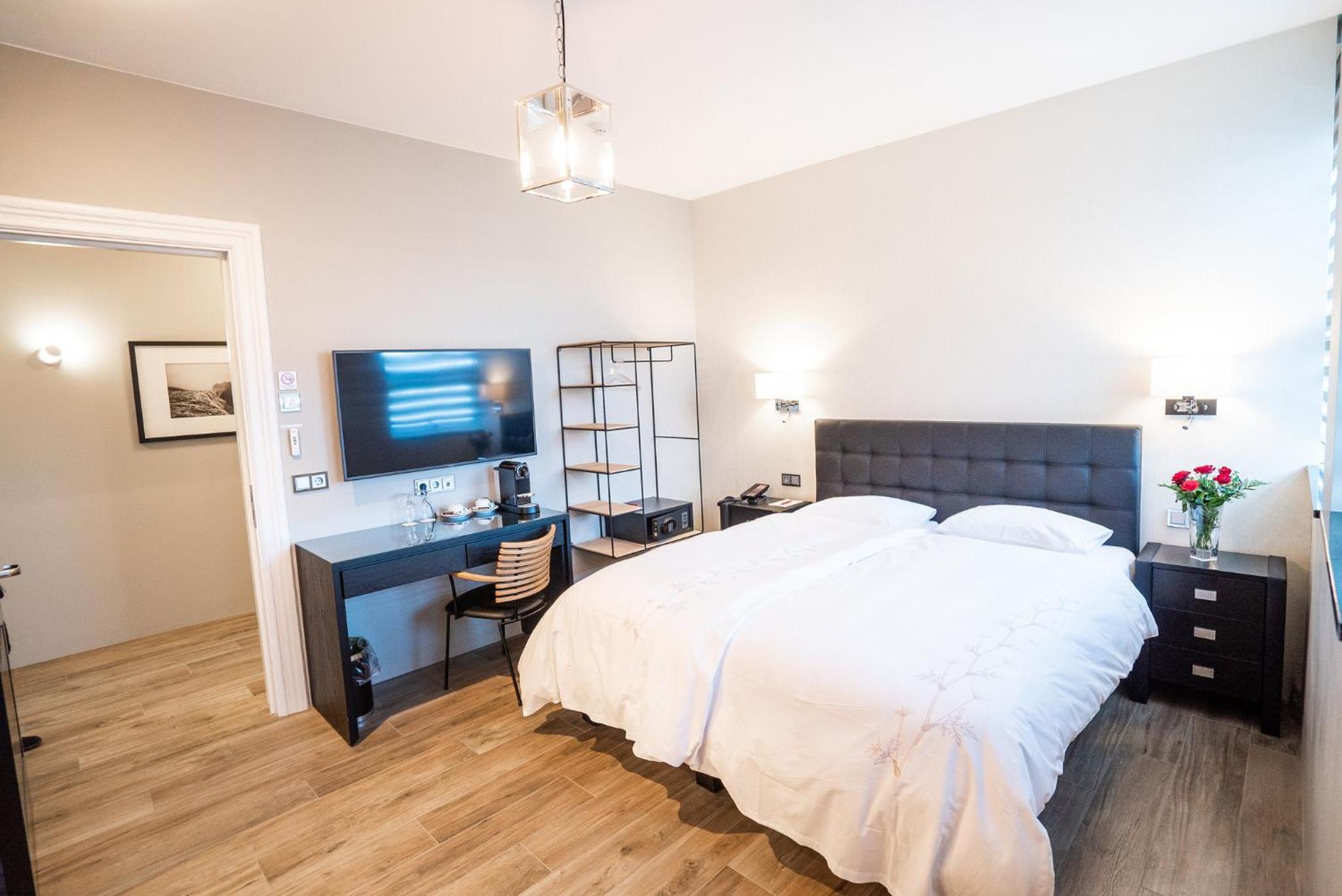Deluxe Double or Twin Room - Photo 4