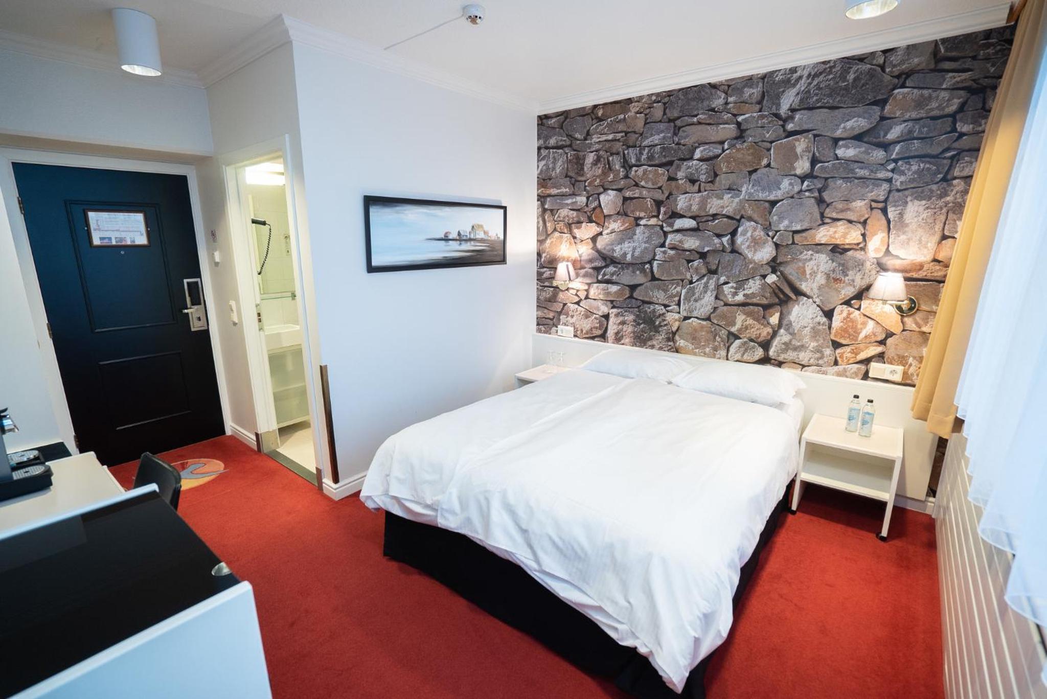Double Room - Photo 3