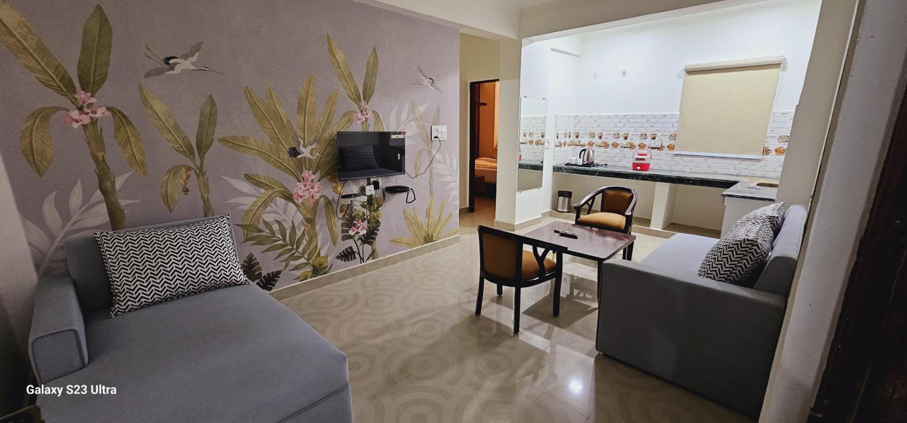 Two-Bedroom Apartment with City View - Photo 1