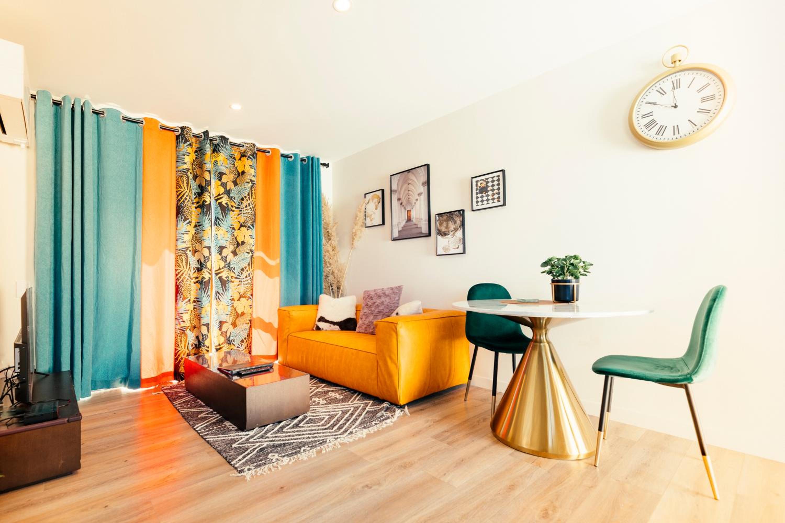 One-Bedroom Apartment photo 1