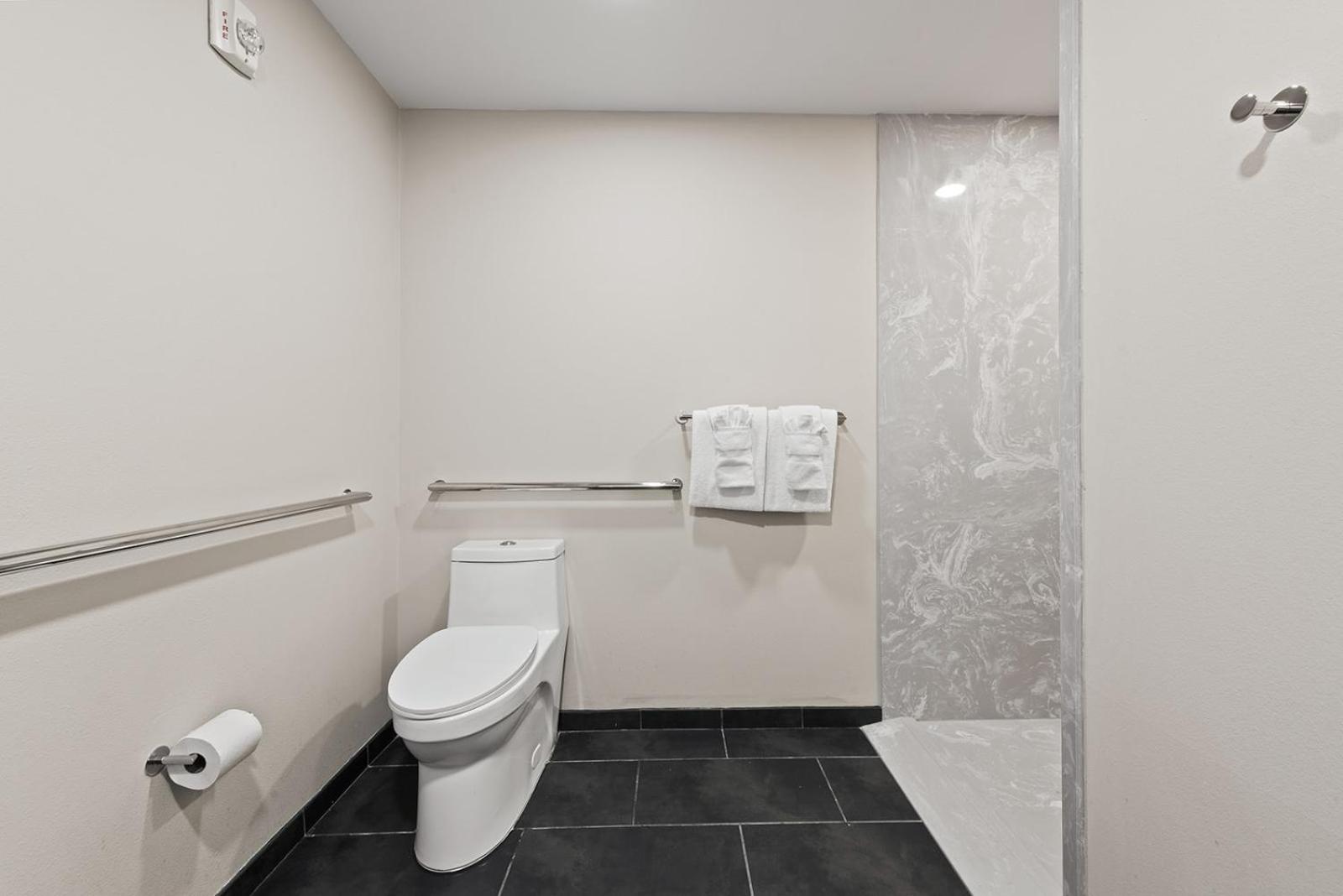 Bywater Suite Hotel, Photo 8