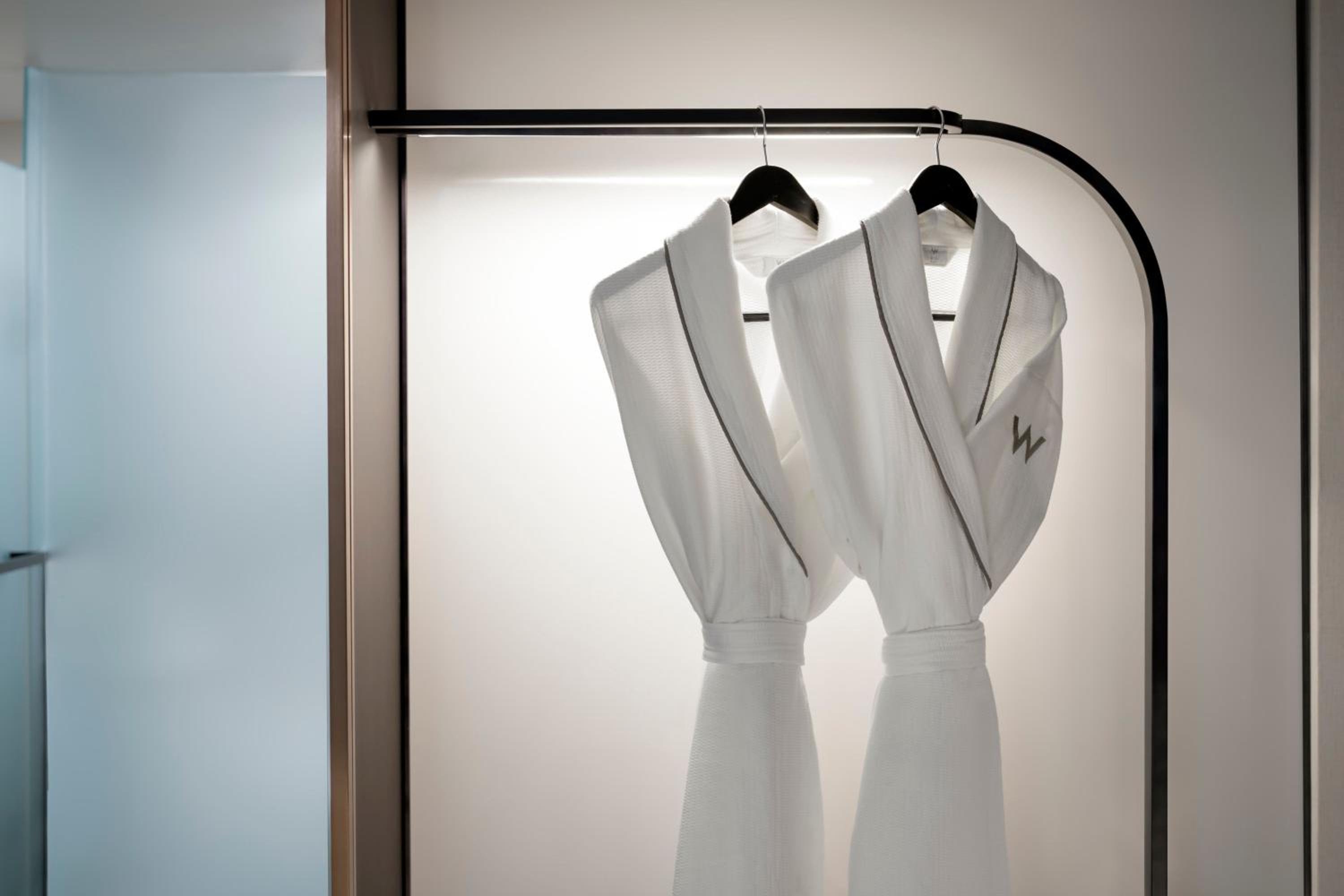 Standard Room with Two Queen Beds and Courtyard View