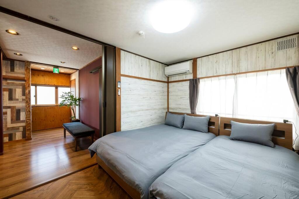 Three-Bedroom Apartment photo 2