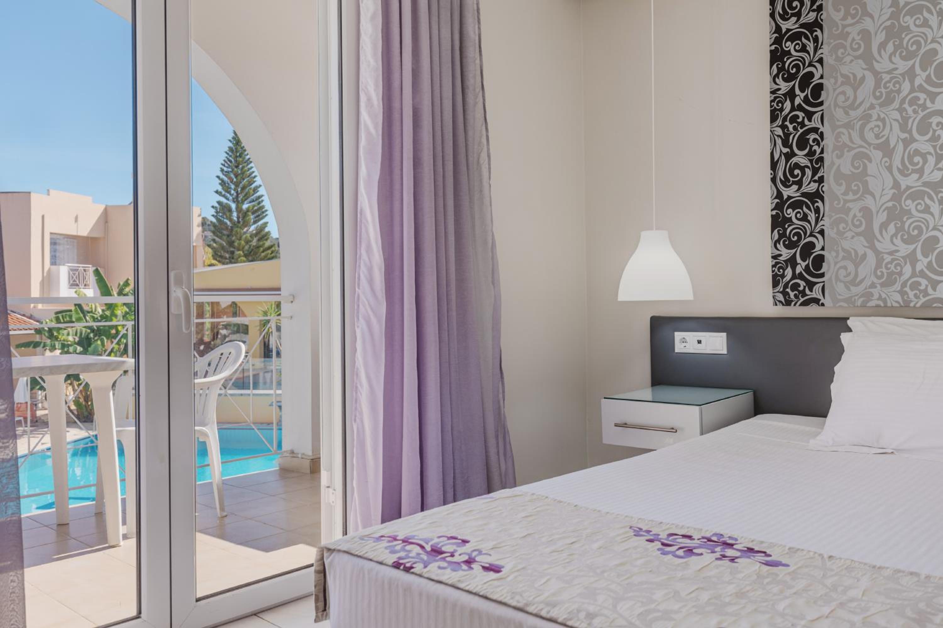 Standard Double Room - Photo 5