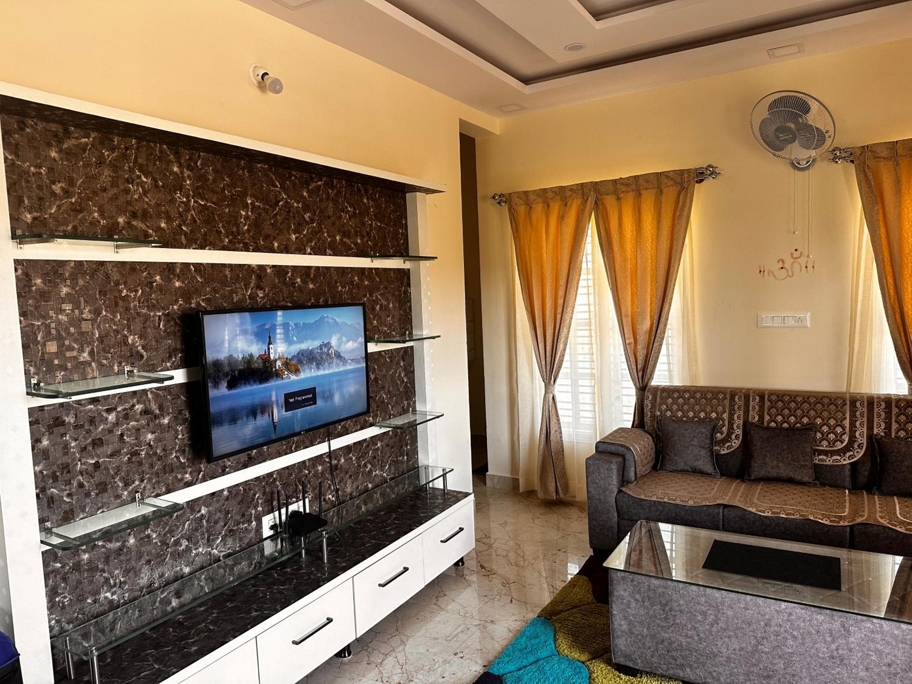 King Room with Balcony photo 1