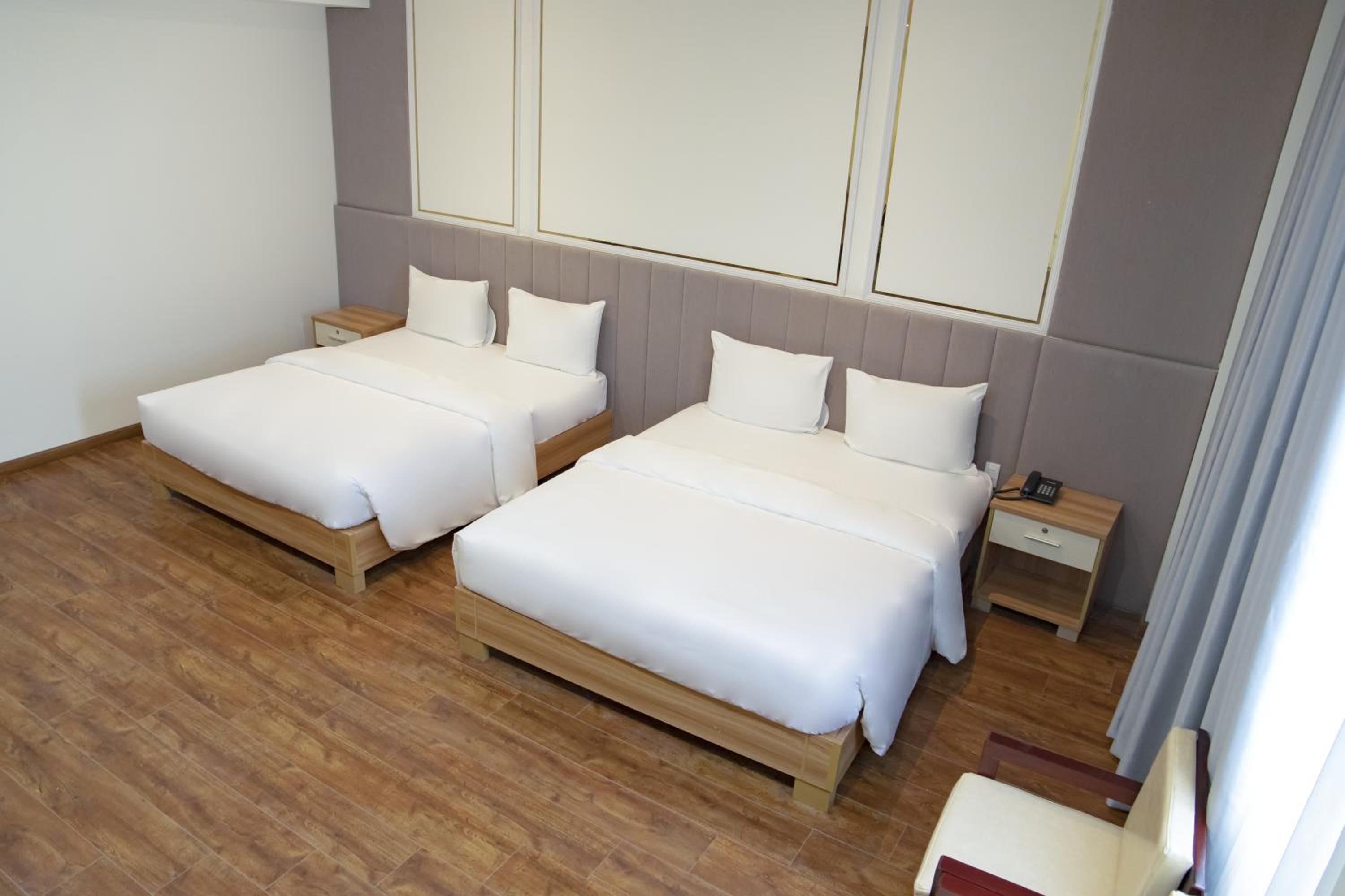 Deluxe Family Room - Photo 1