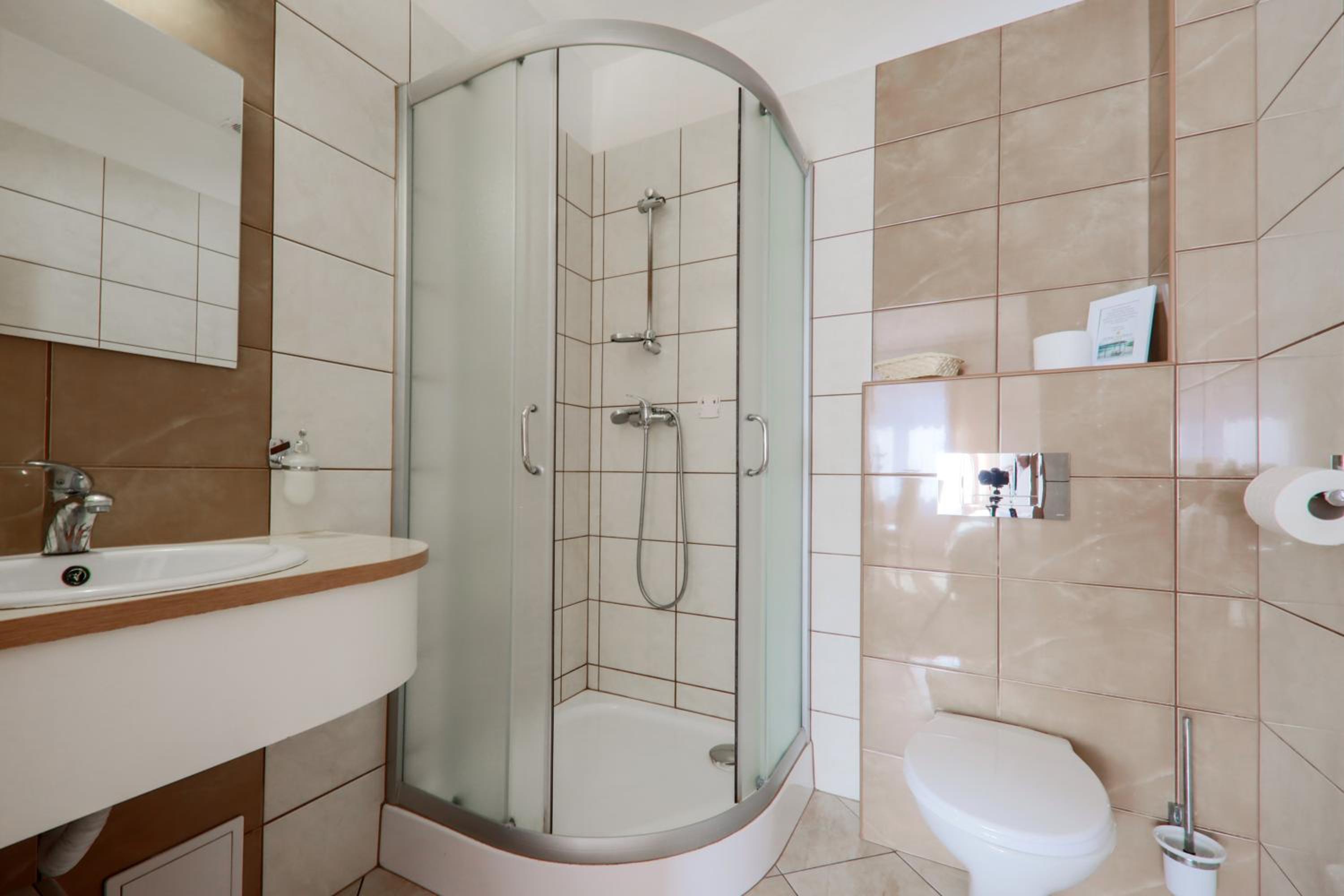 Standard Double Room - Photo 6