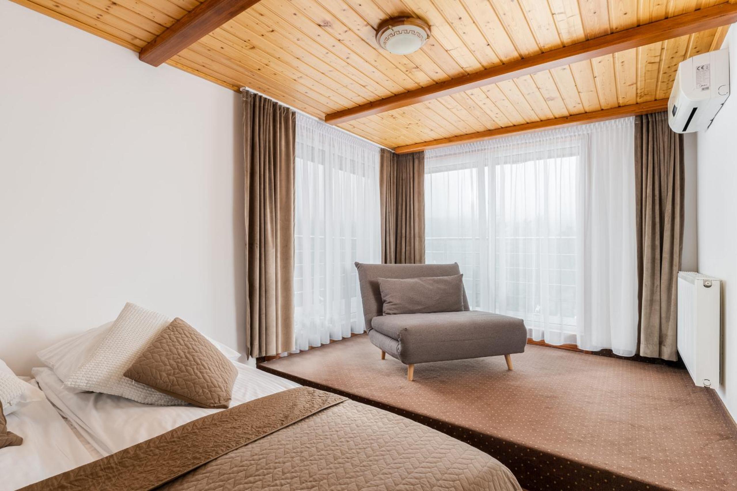 Superior Quadruple Room - Photo 5