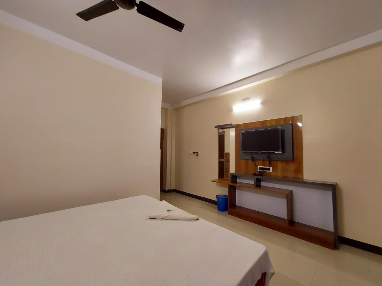 Deluxe Room - Photo 7