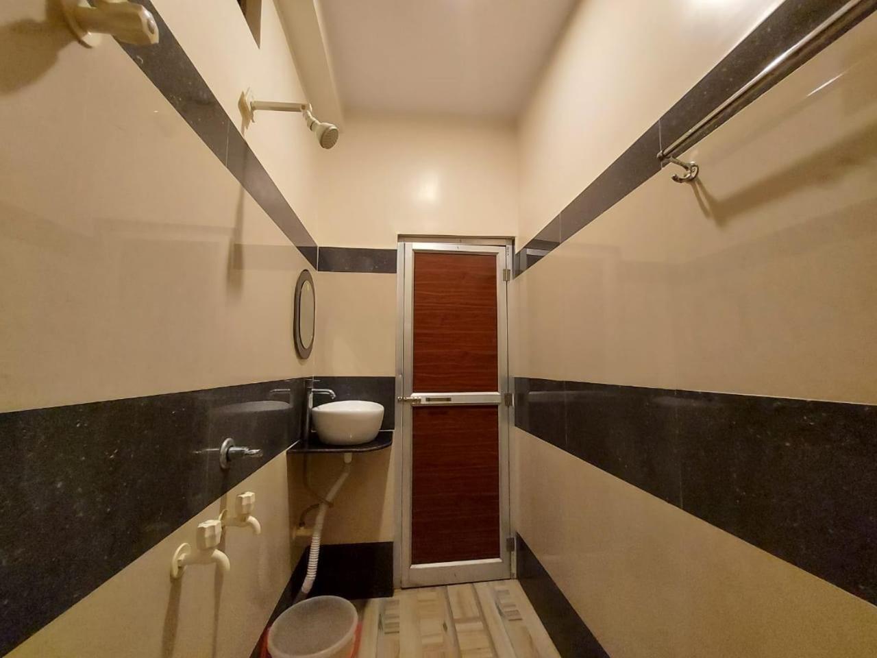 Deluxe Room - Photo 6