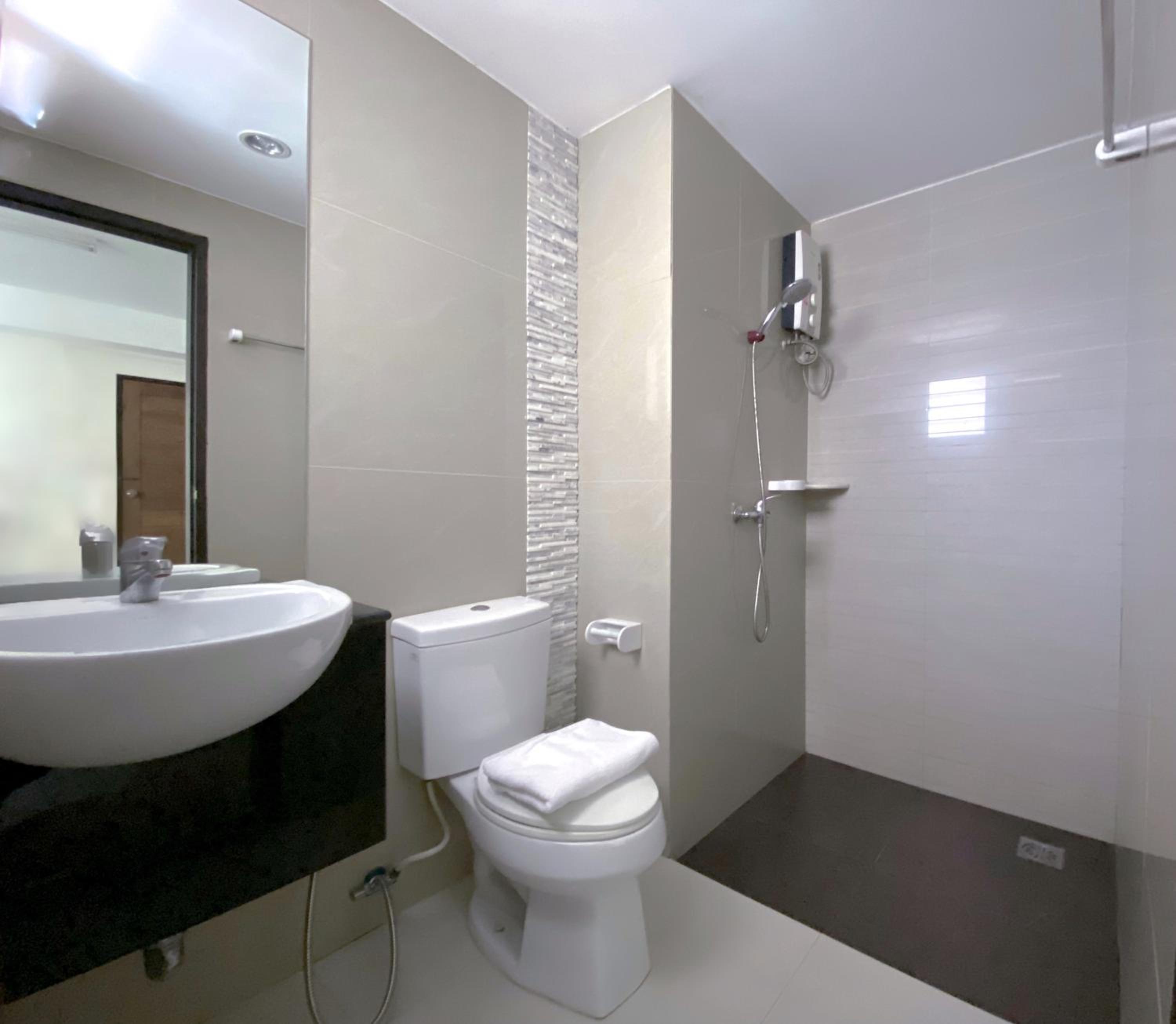 Standard Double Room - Photo 4