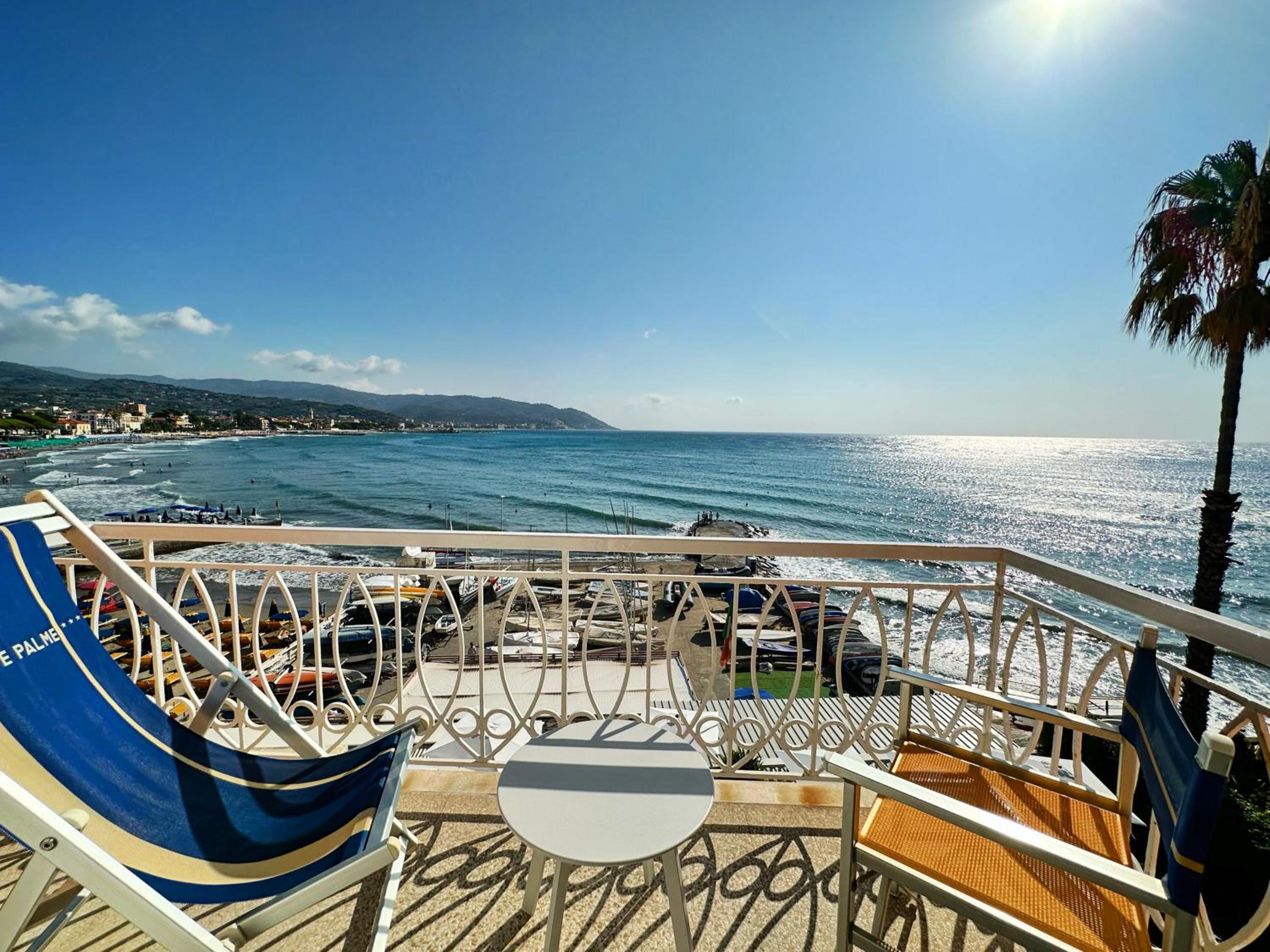Double Room with Sea View - Photo 4