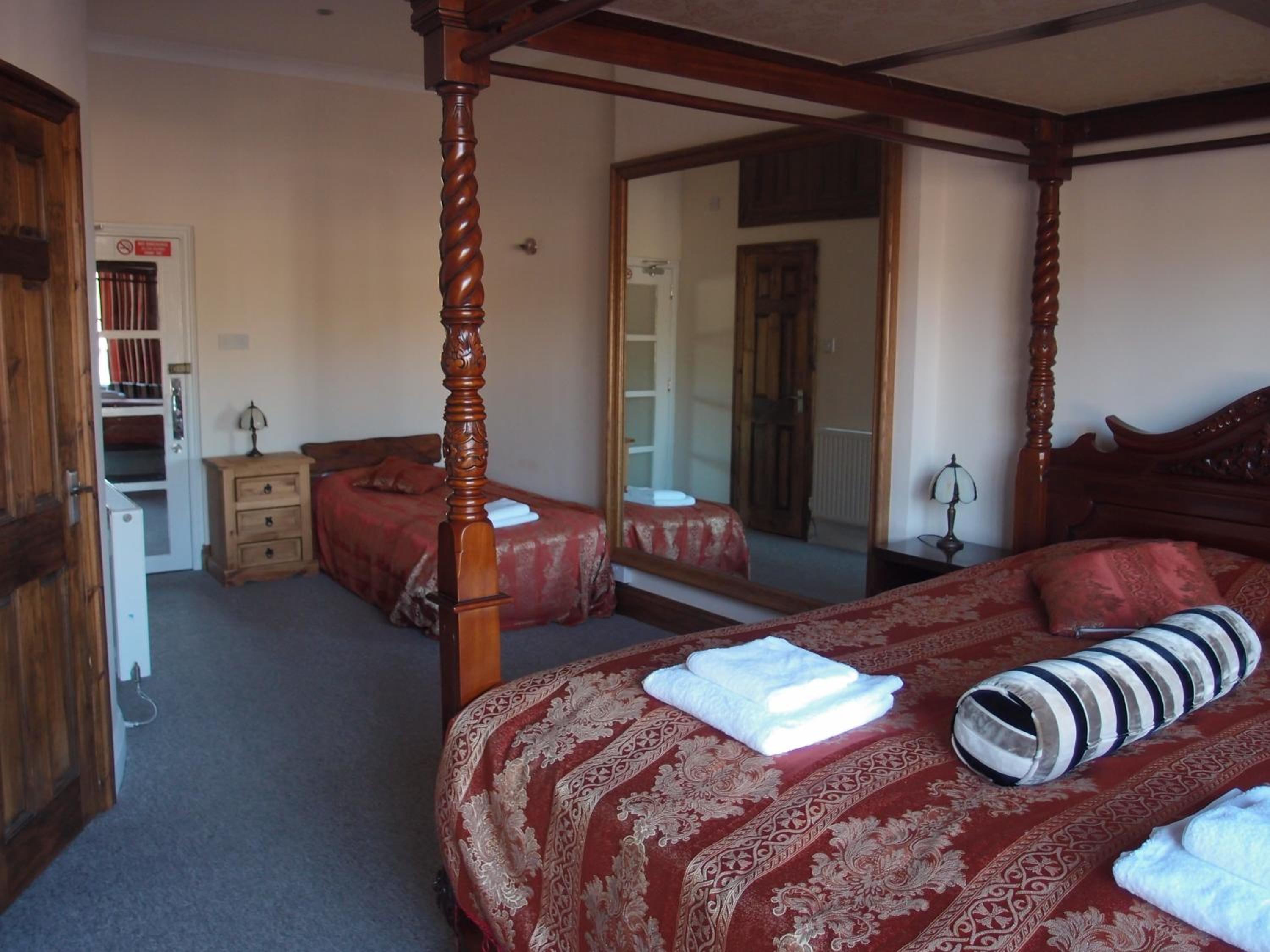 Executive Room with Four Poster Bed and Sea View photo 3