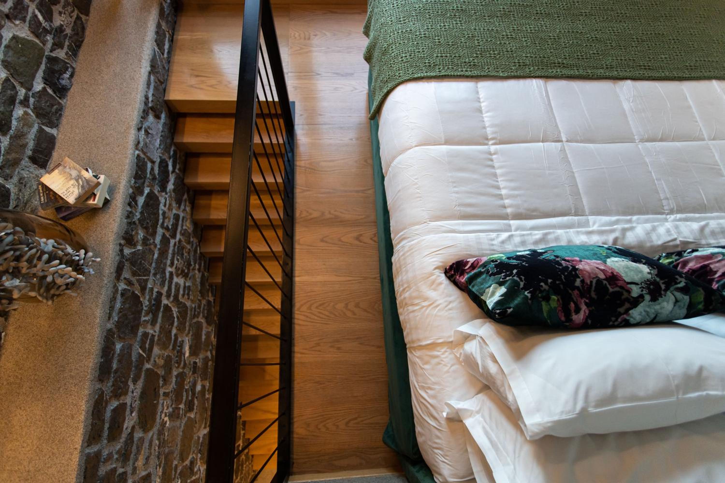 Executive Suite - Photo 27