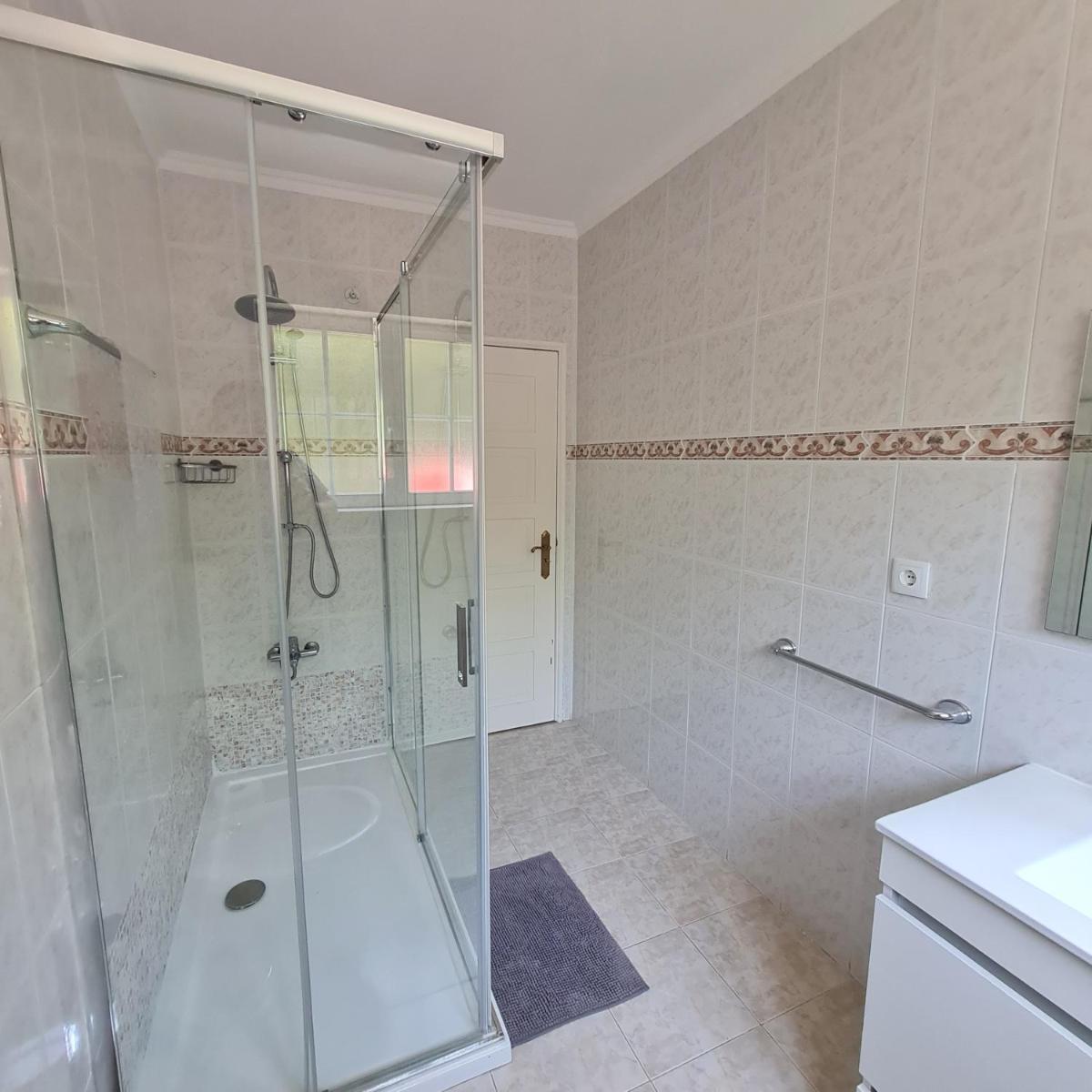 Standard Twin Room with Garden View photo 3