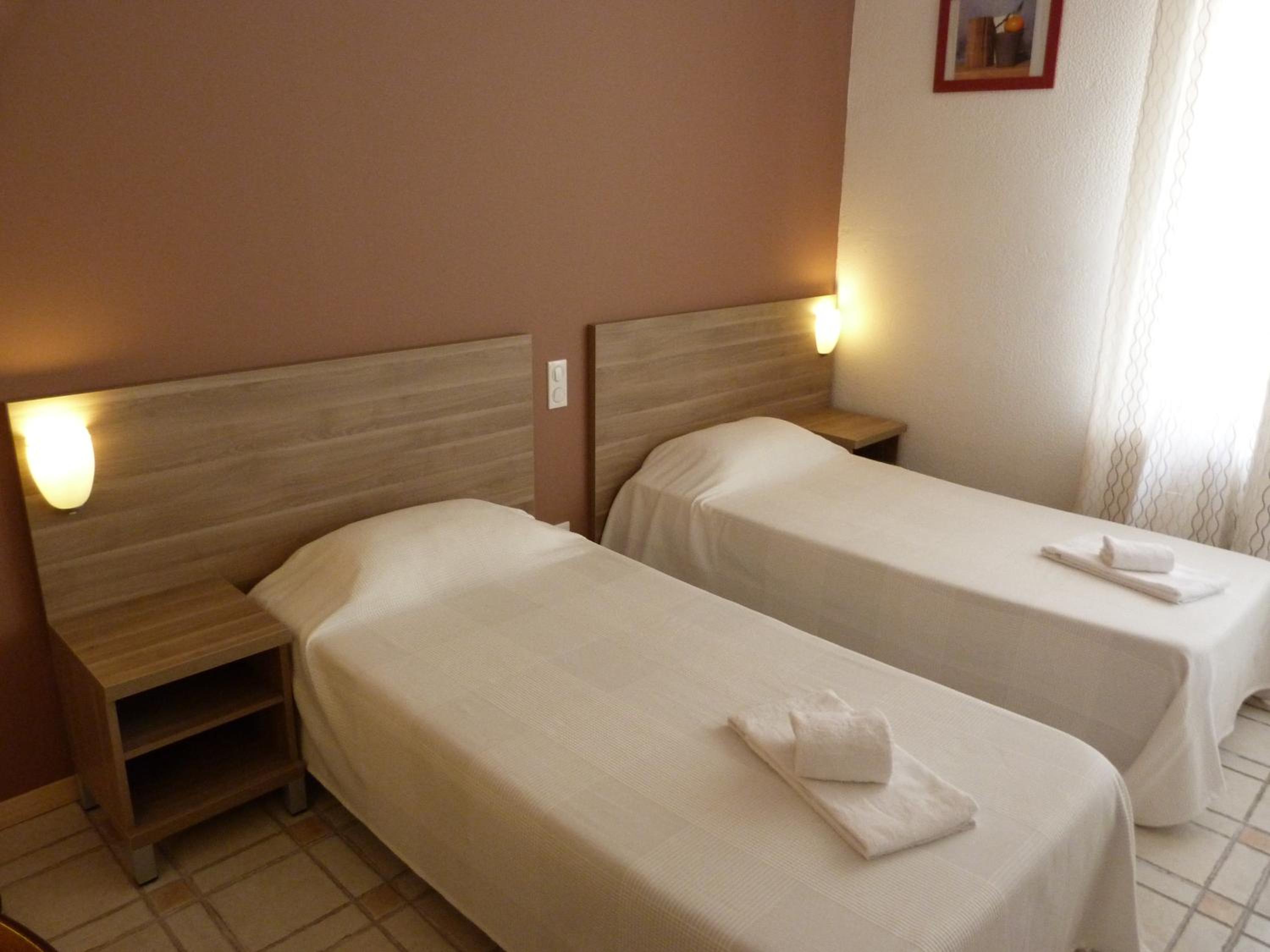 Standard Twin Room with Shower photo 1