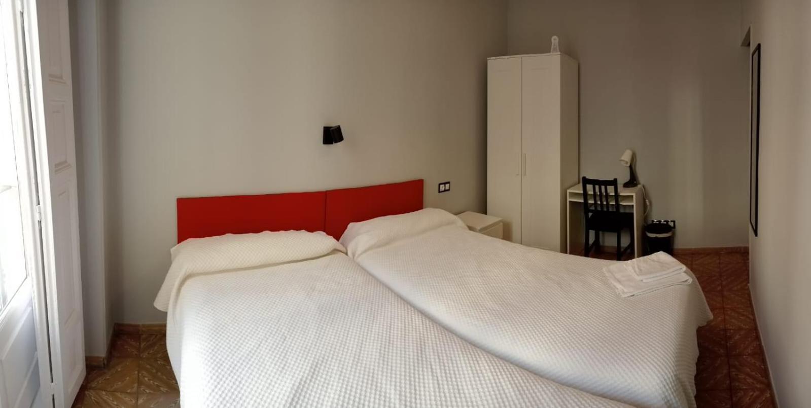 Twin Room with Shared Bathroom photo 3