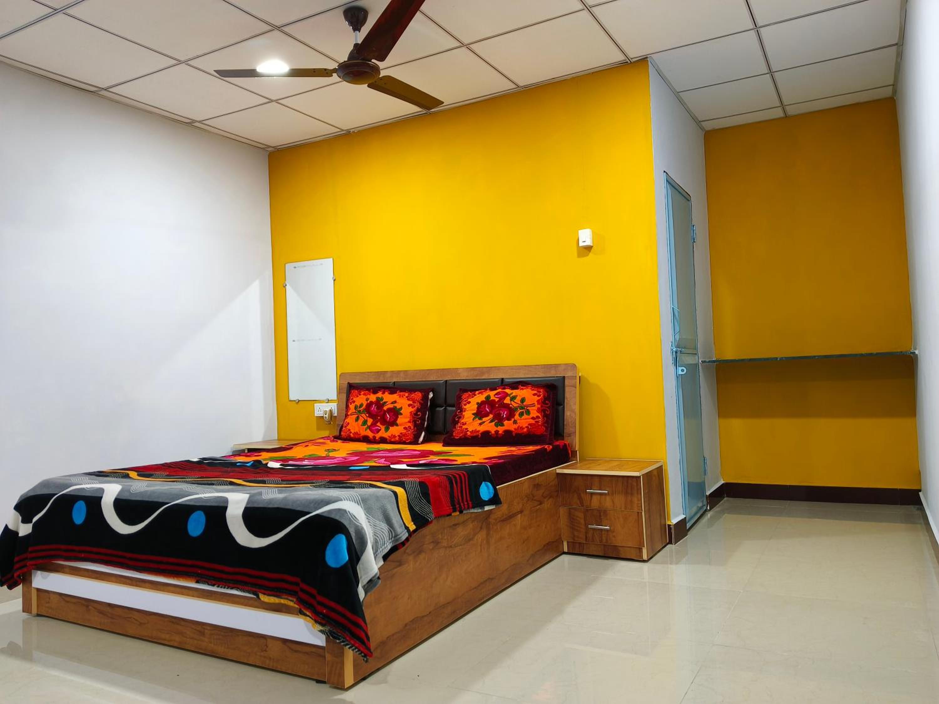Standard Family Room - Photo 6