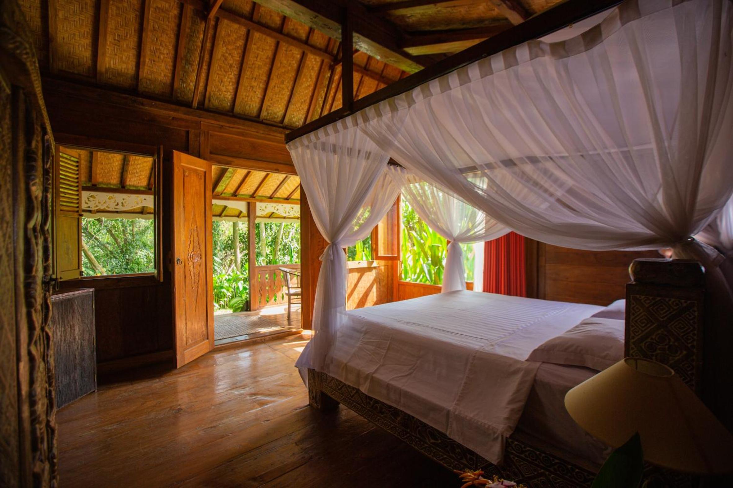 Queen Room with Garden View