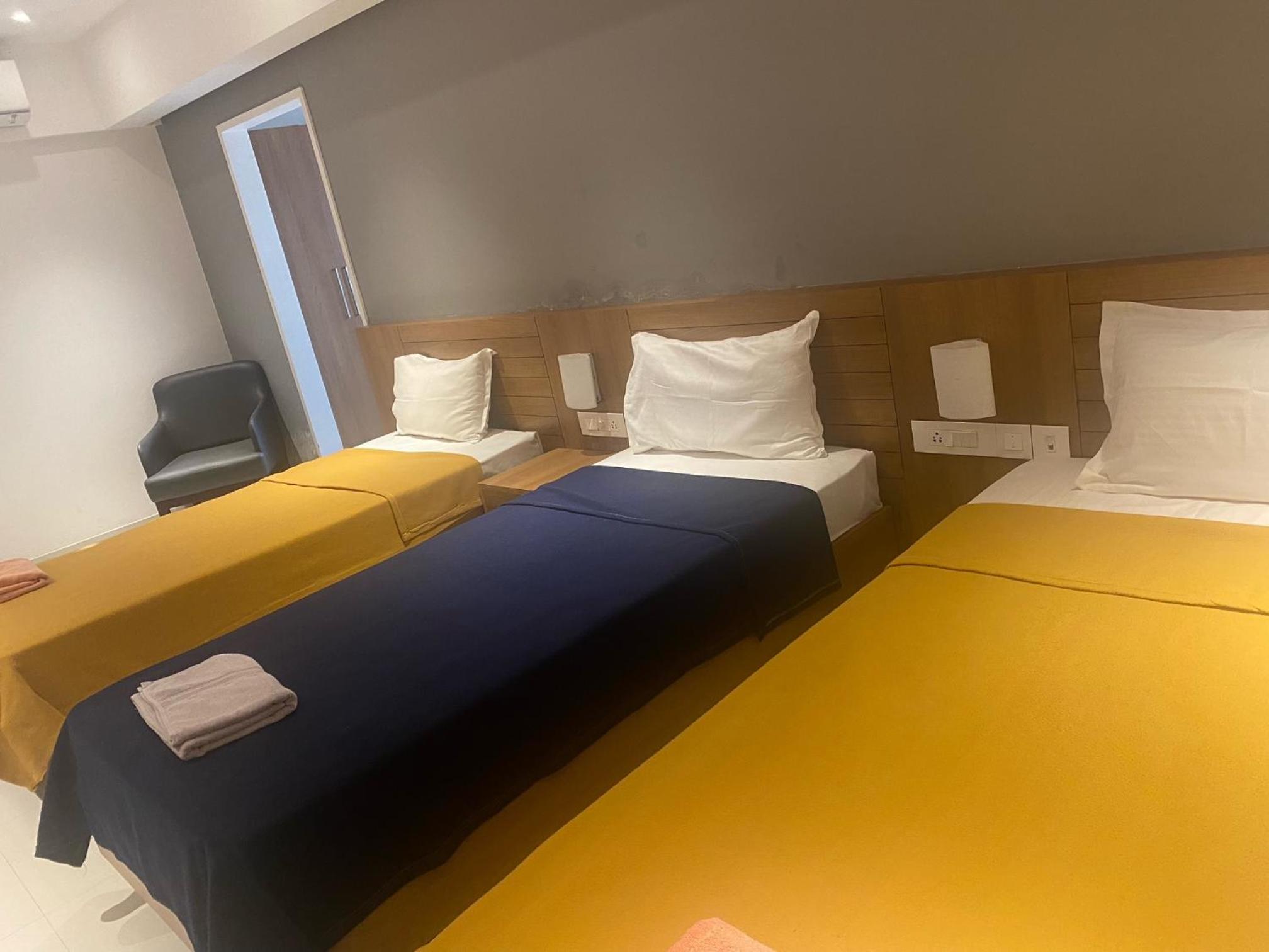 Deluxe Triple Room - Photo 1