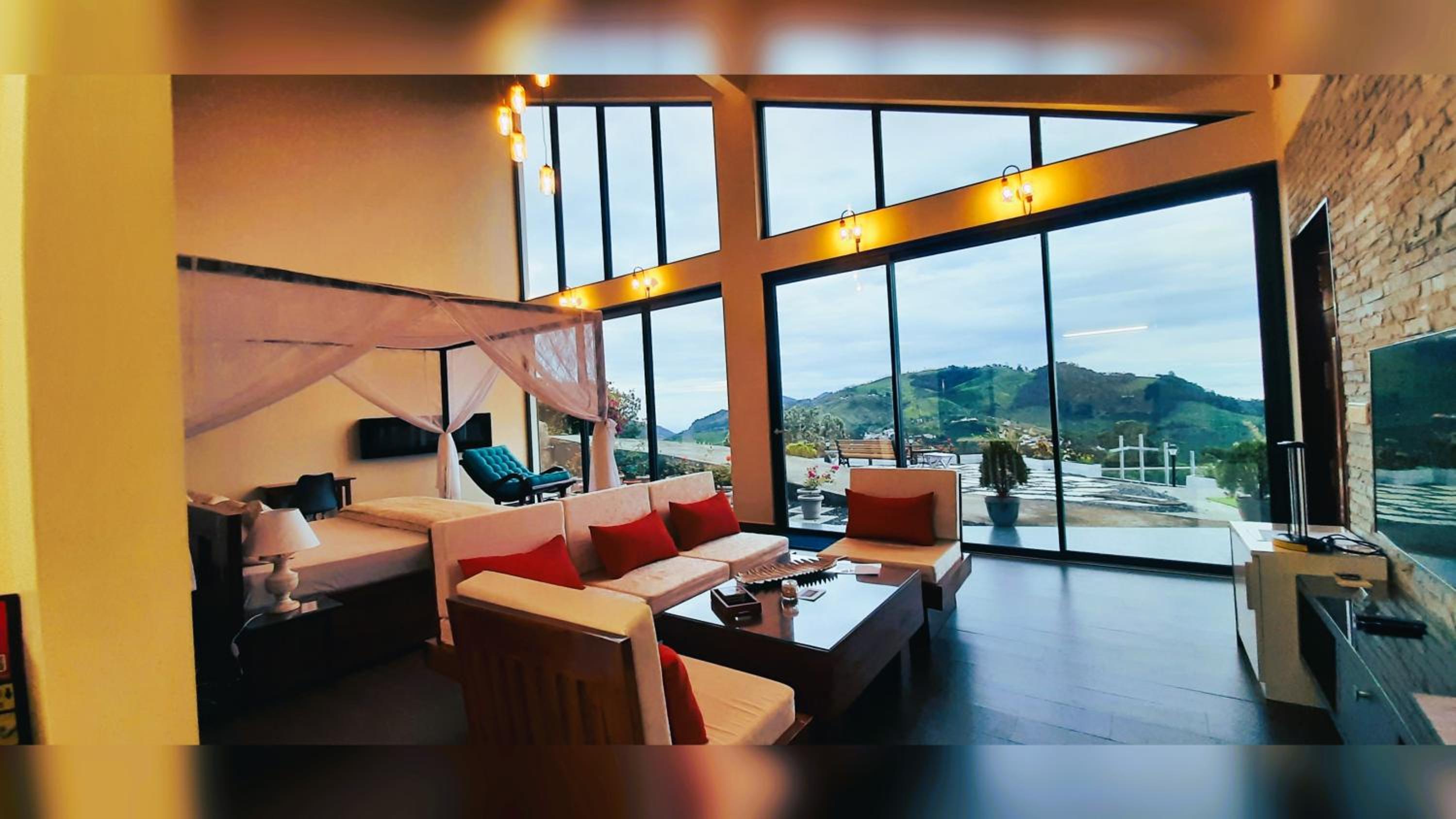 Suite With Mountain View photo 2