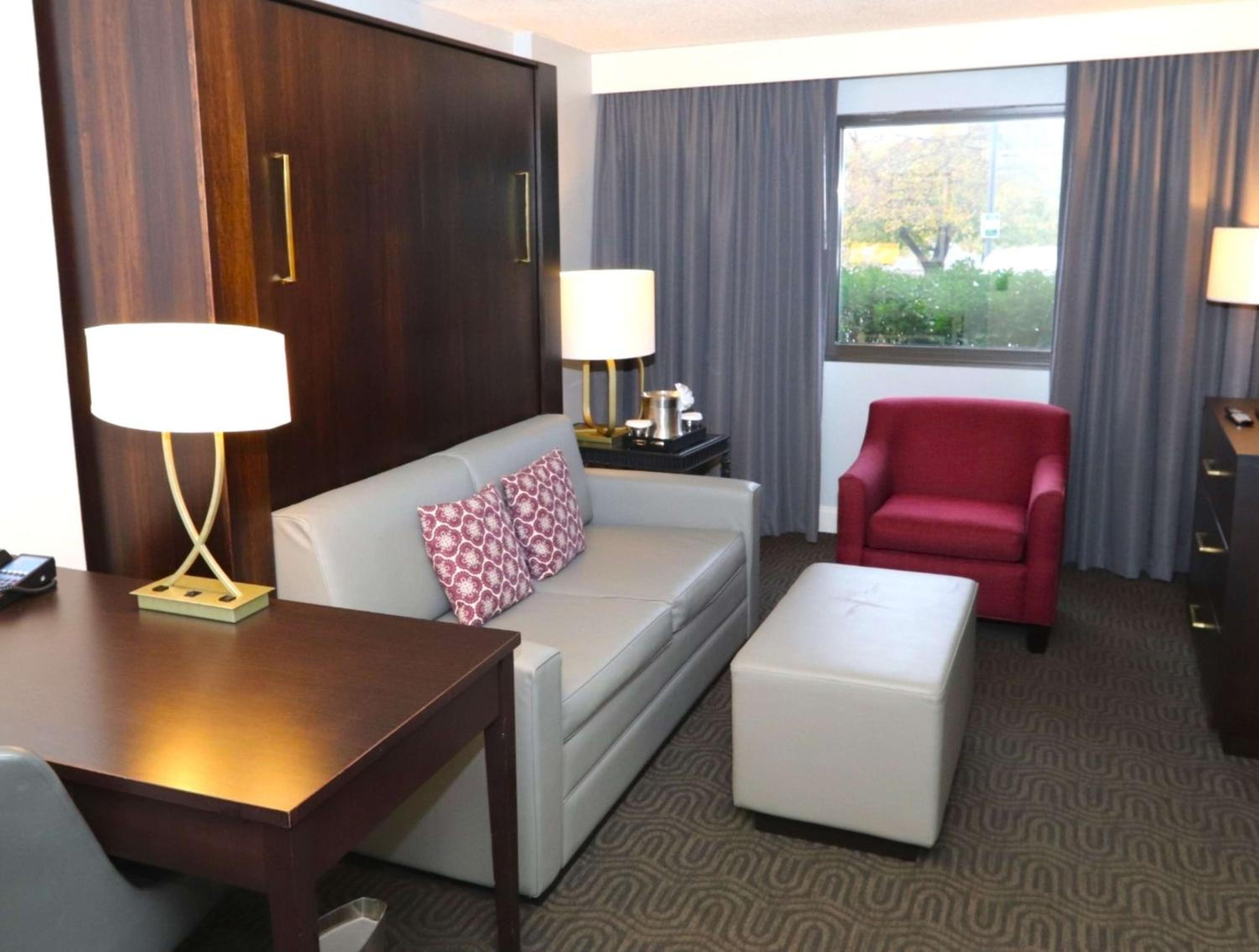 King Suite with Murphy Bed and City View - Photo 1