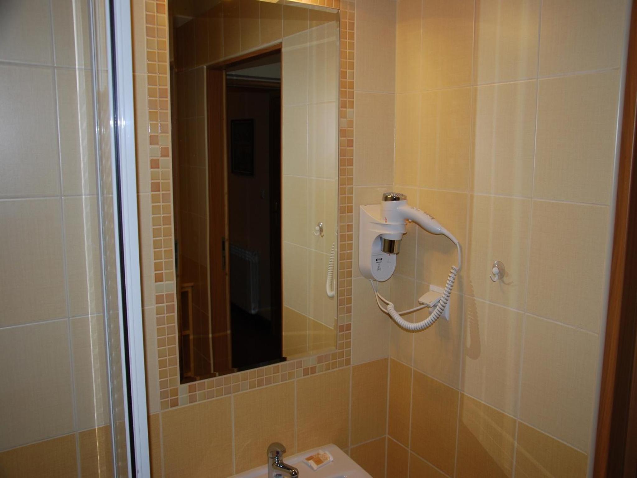 Studio Apartment with Balcony photo 2
