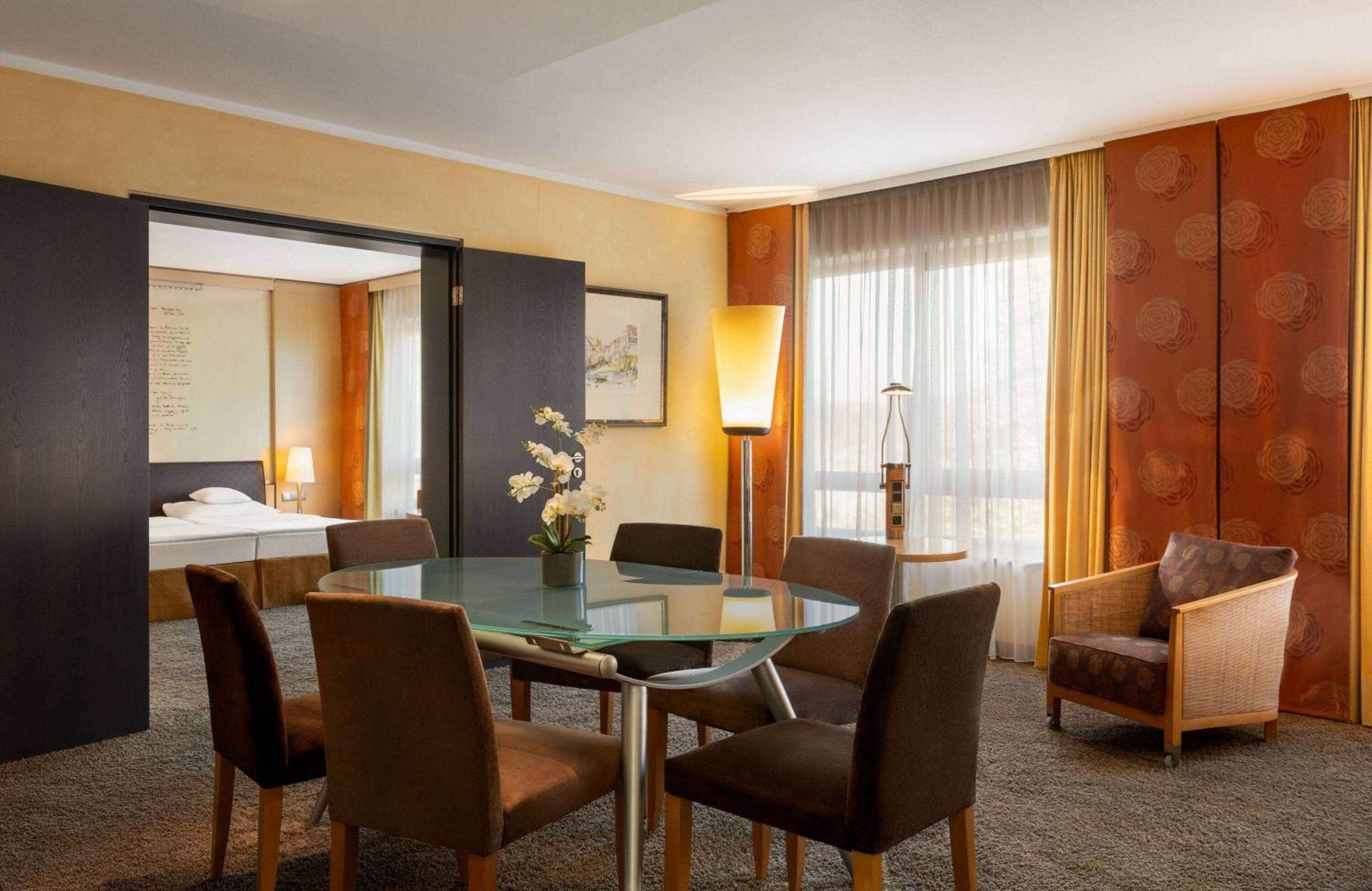 Suite - Photo 6
