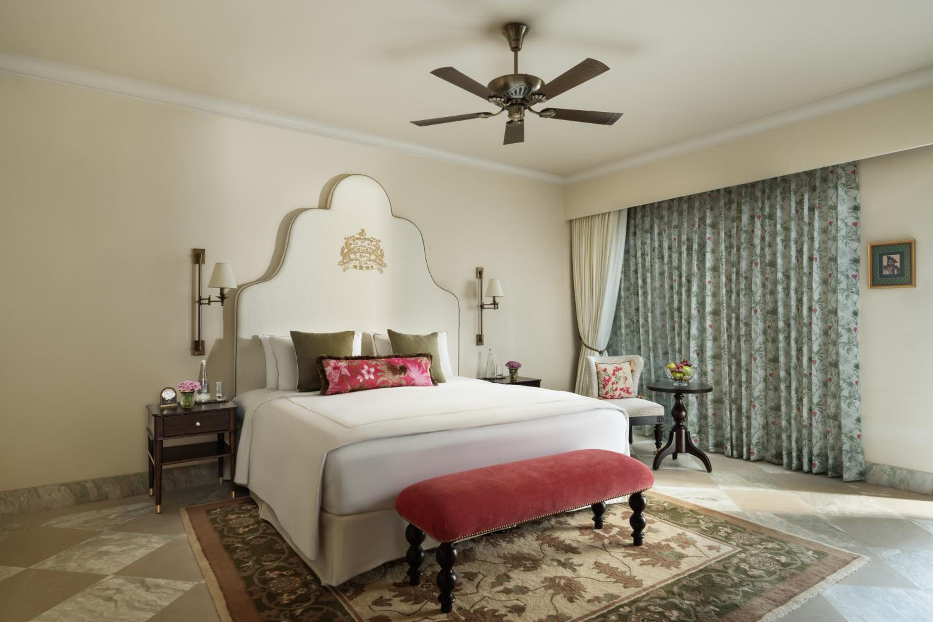Luxury Room - includes 15% off on Spa and Laundry - Photo 1
