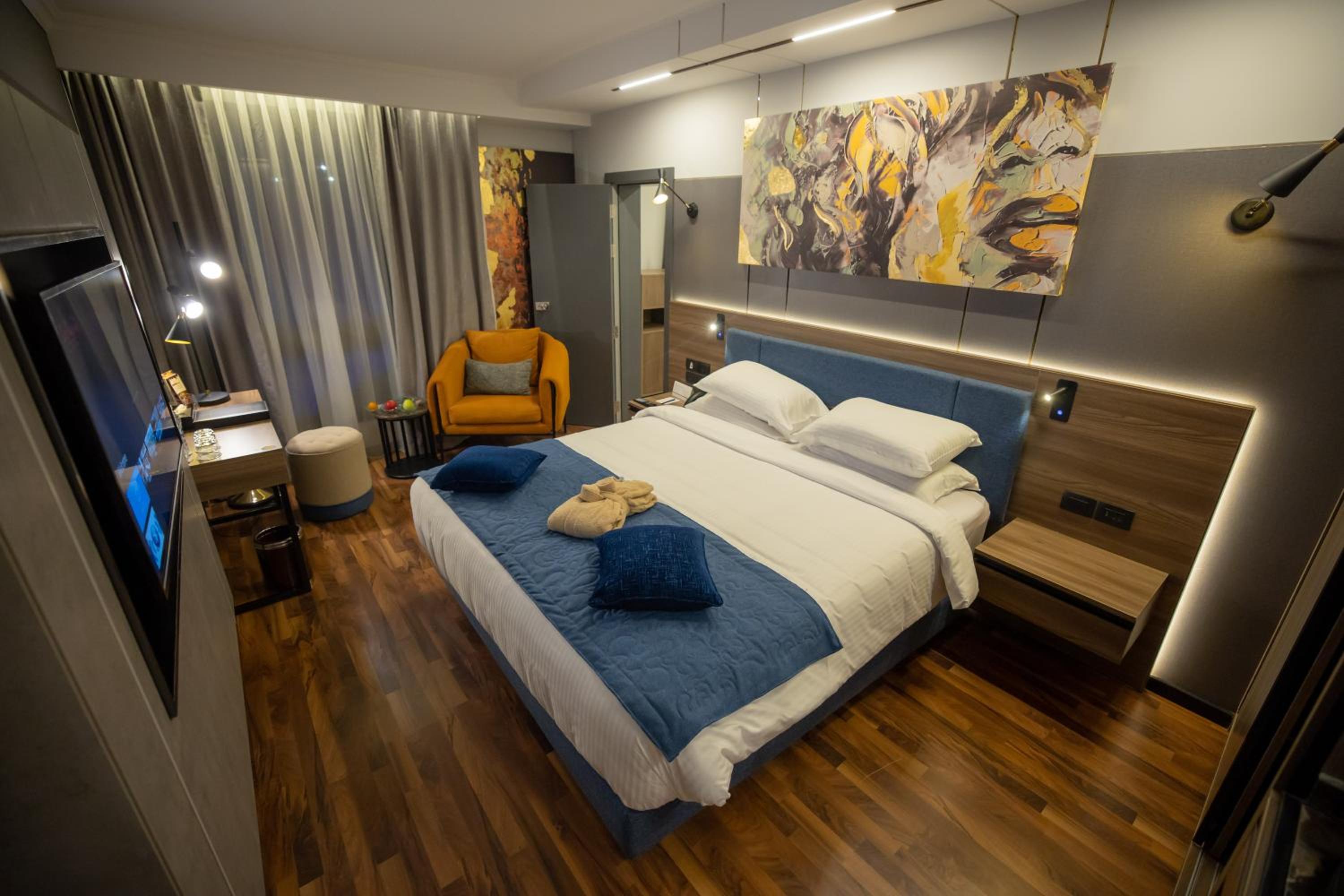 Premium Suite With 24/7 Butler Lounge Access