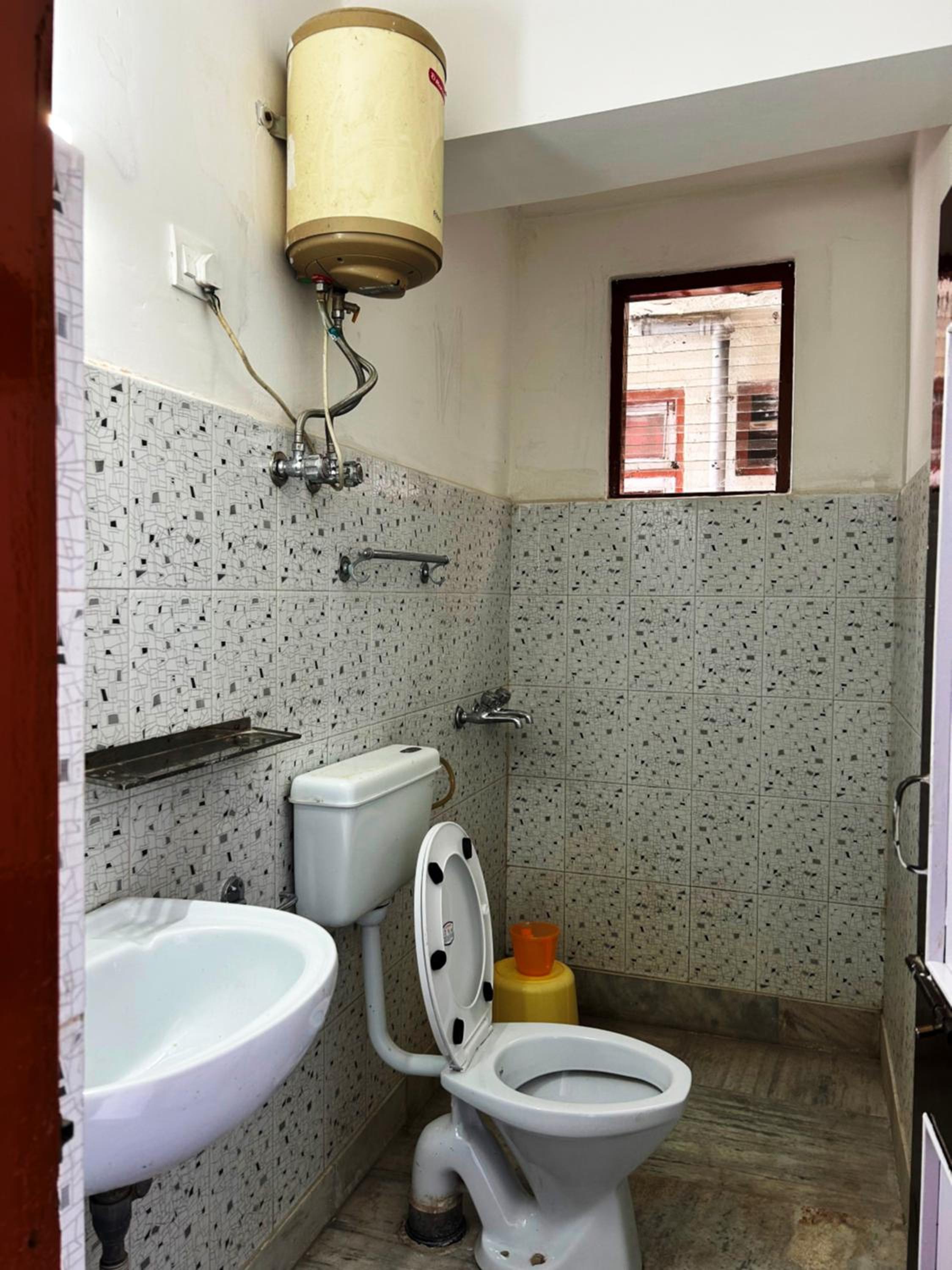 Deluxe Double Room (2 Adults + 1 Child) photo 2
