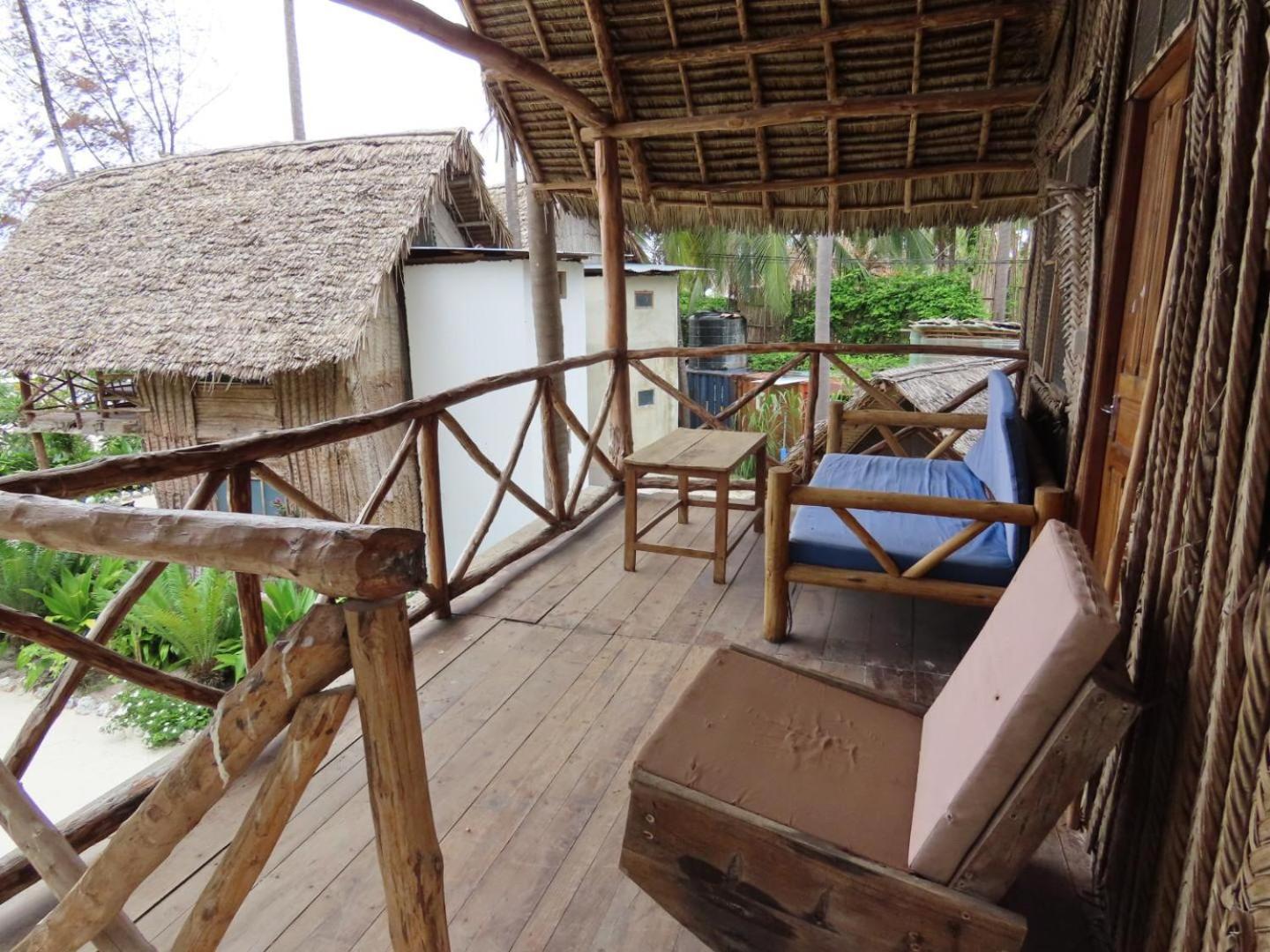 Double Room with Balcony and Sea View - Photo 3