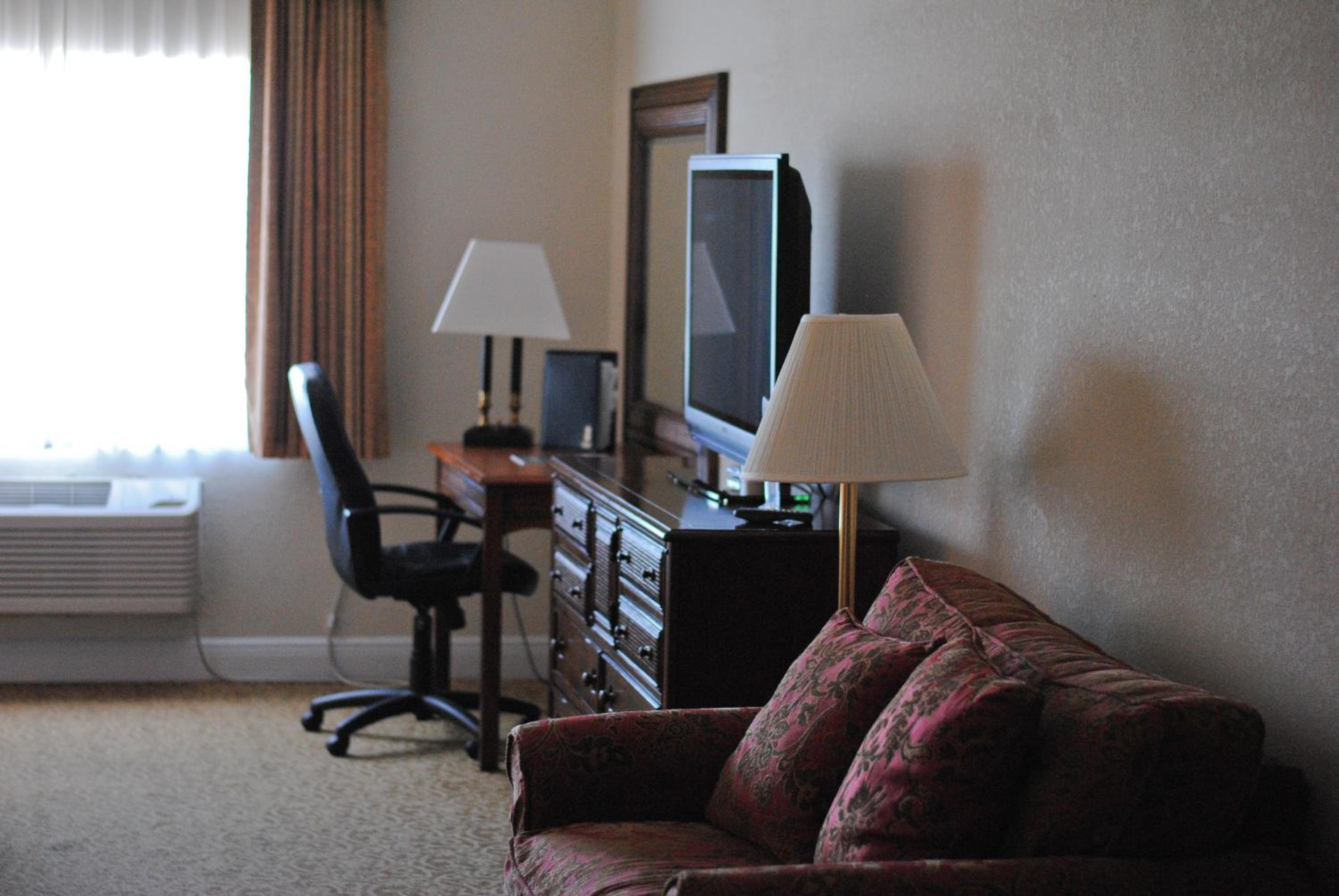 Deluxe King Room - Photo 4