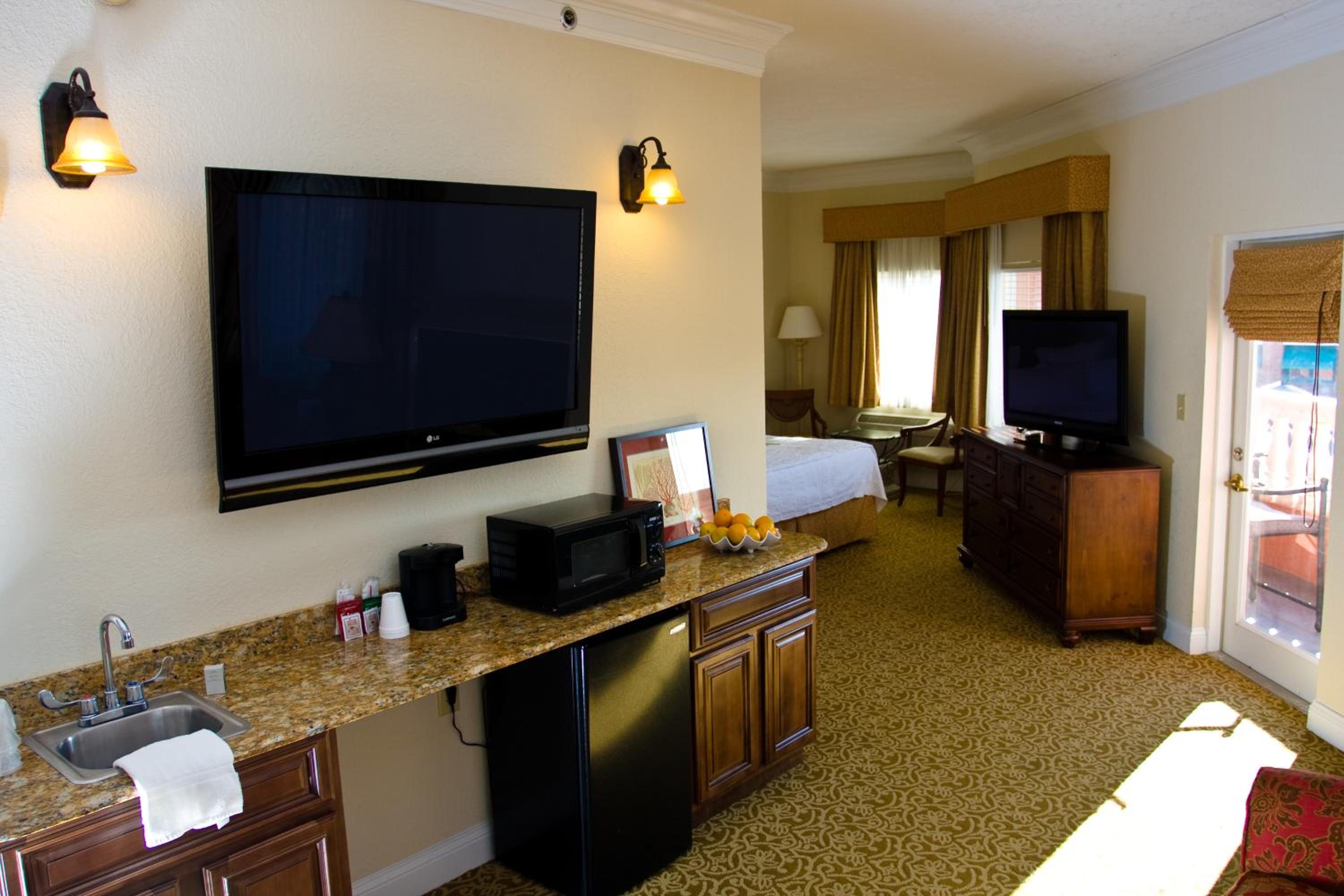 Junior Suite with Ocean View - Photo 8