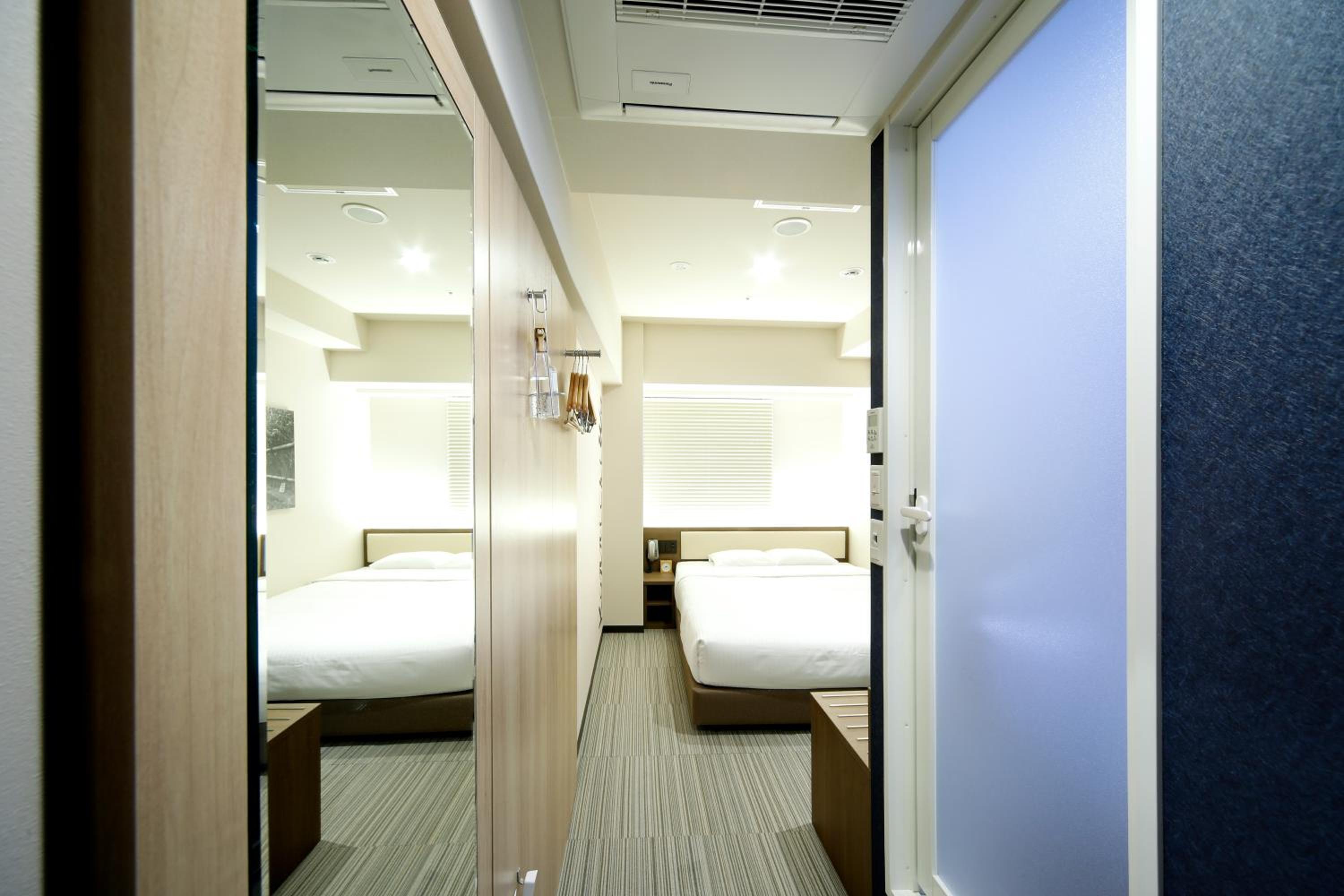 Standard Queen Room photo 2