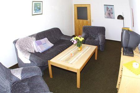 Two-Bedroom Apartment with Shower  photo 3