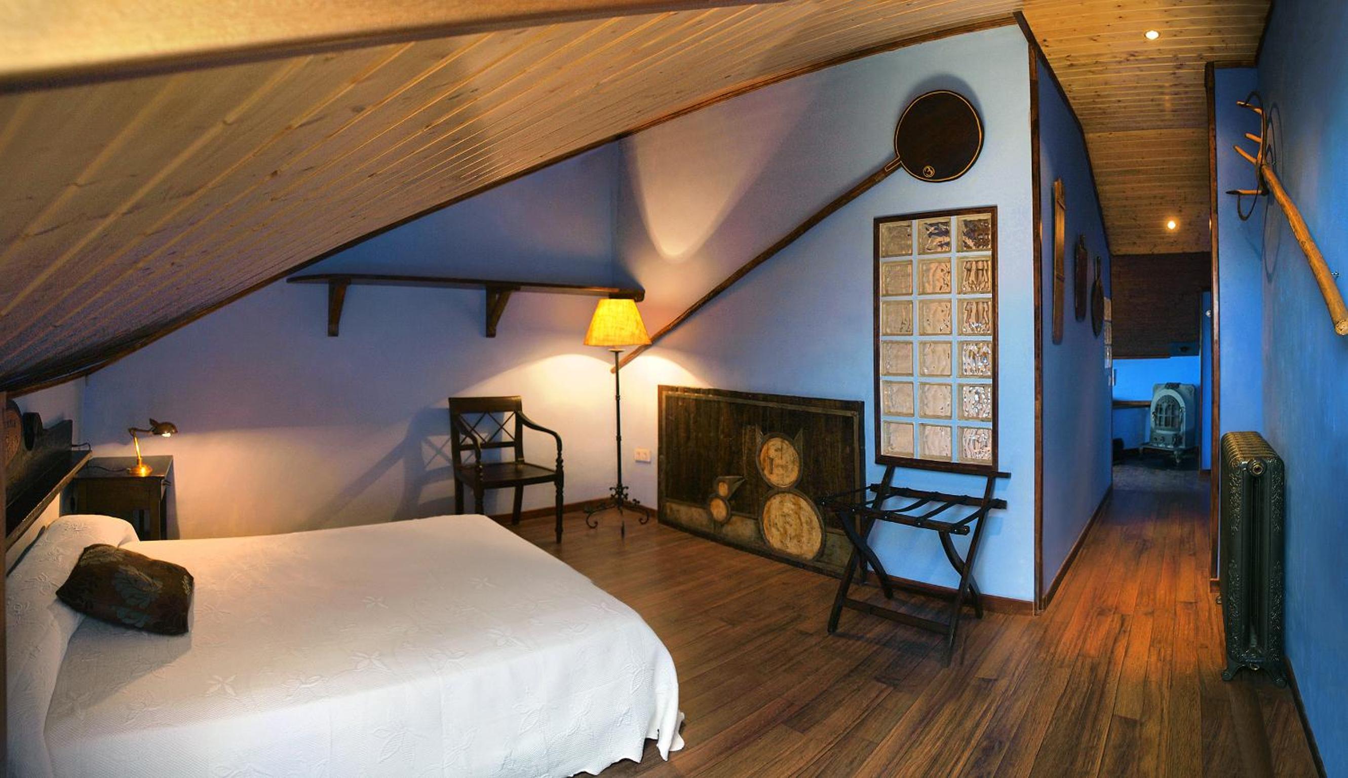 Penthouse Suite - Photo 2
