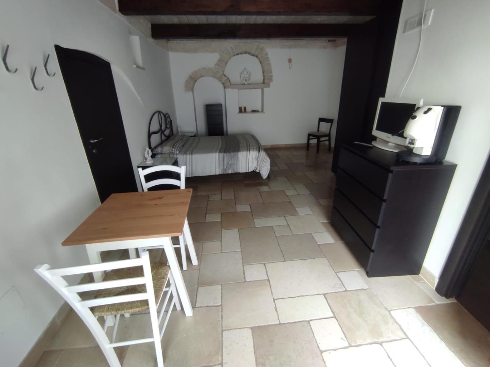 One-Bedroom House photo 3
