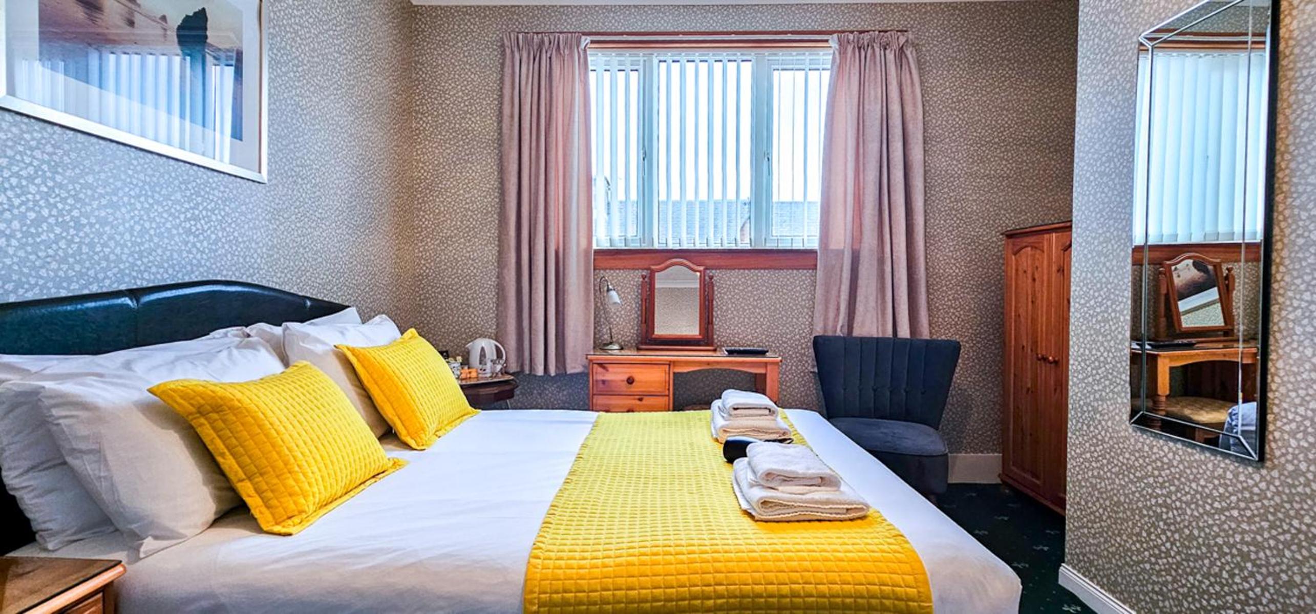 Standard Double Room - Photo 8