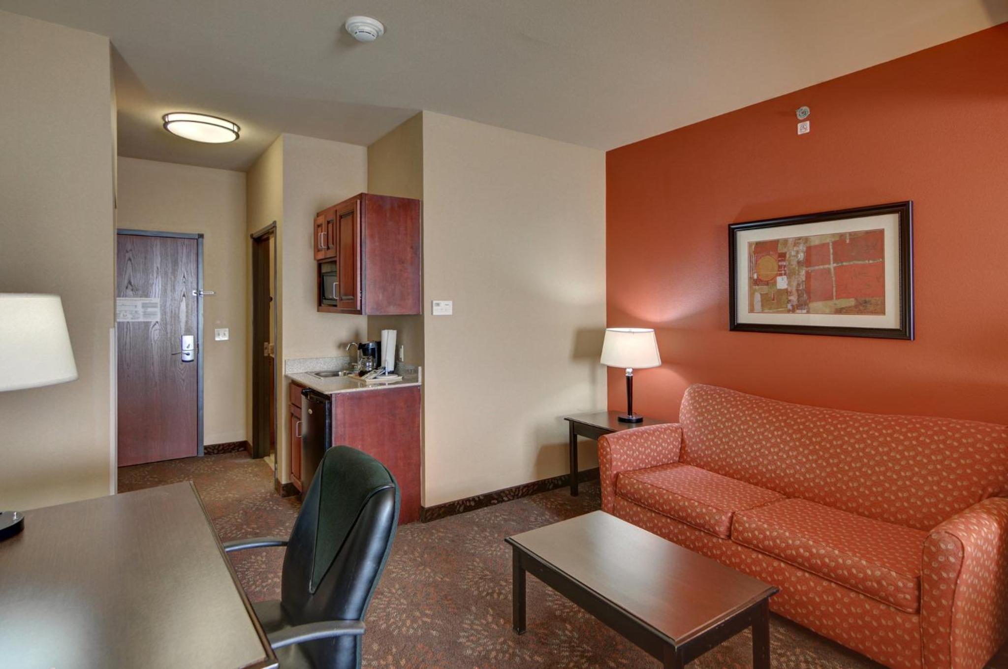 King Suite - Photo 2