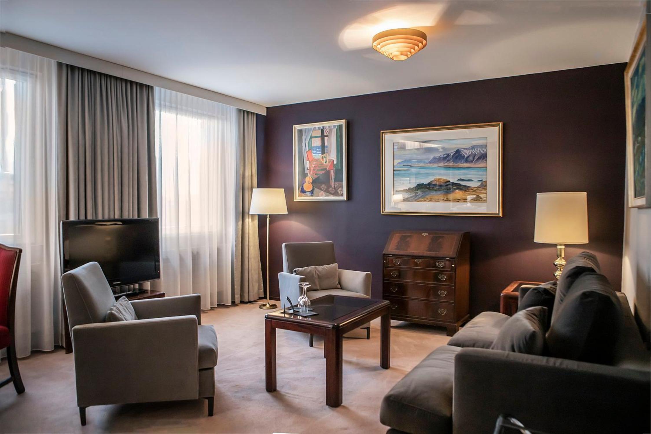 Suite - Photo 23