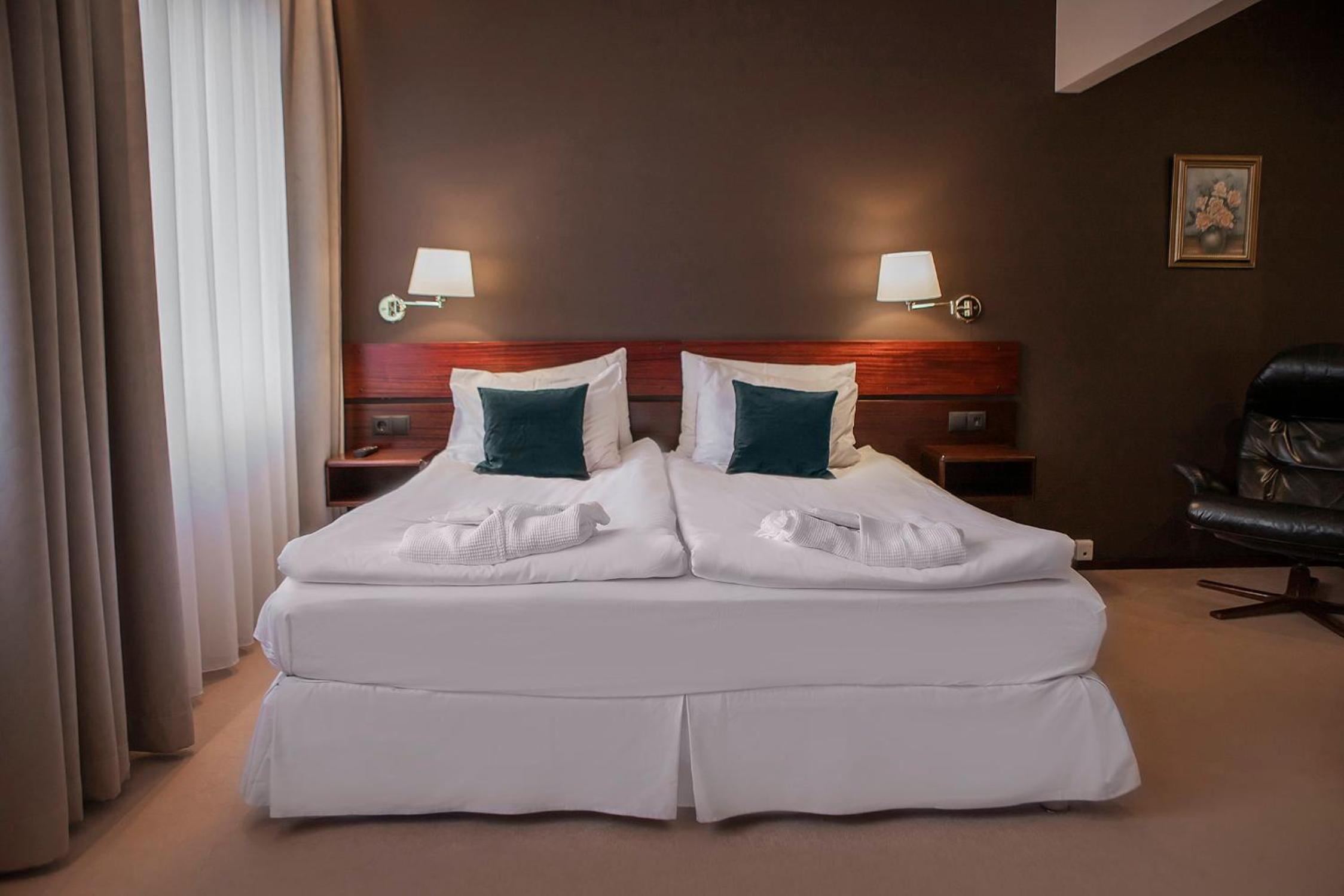 Suite - Photo 3
