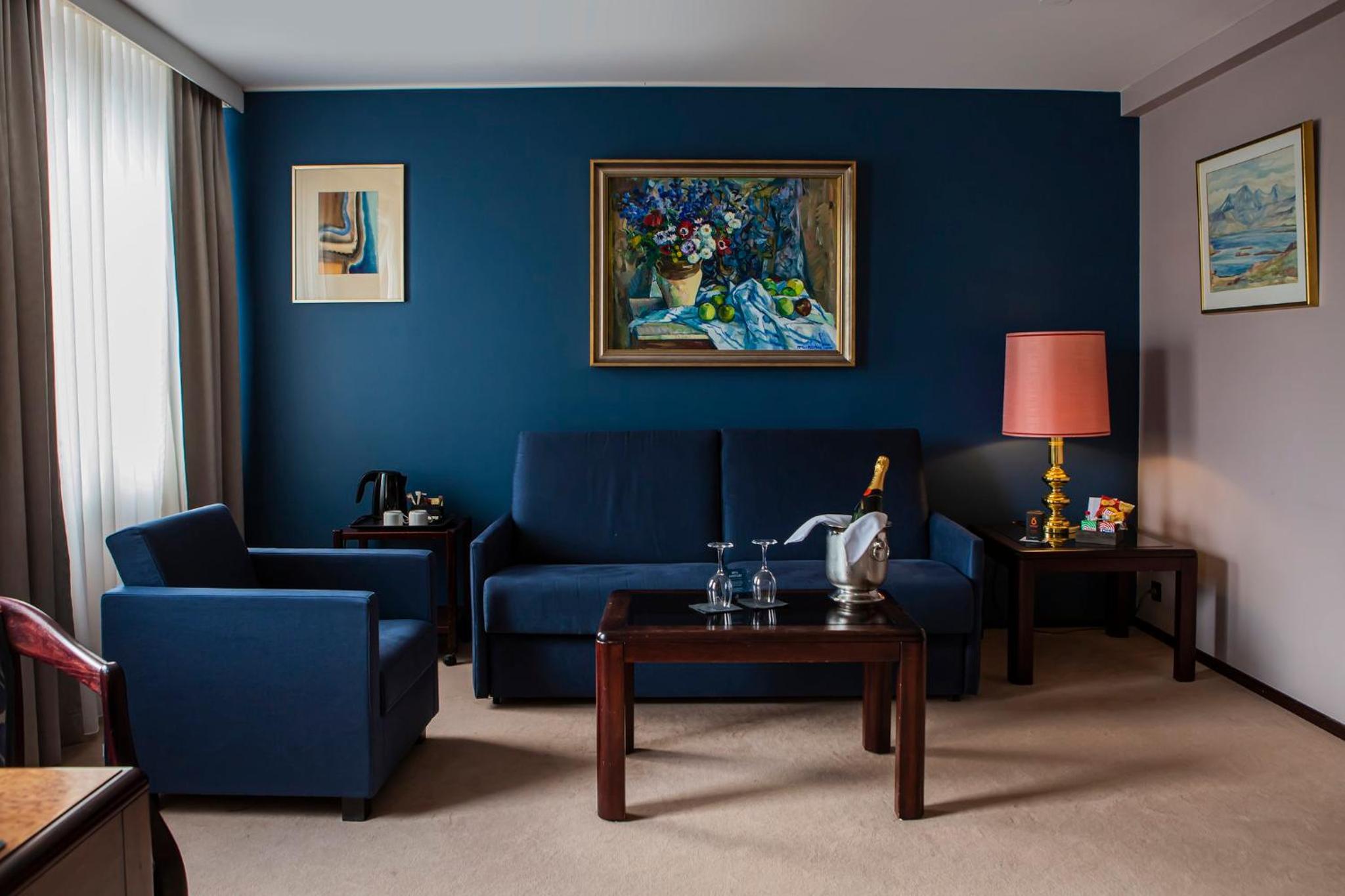 Suite - Photo 14