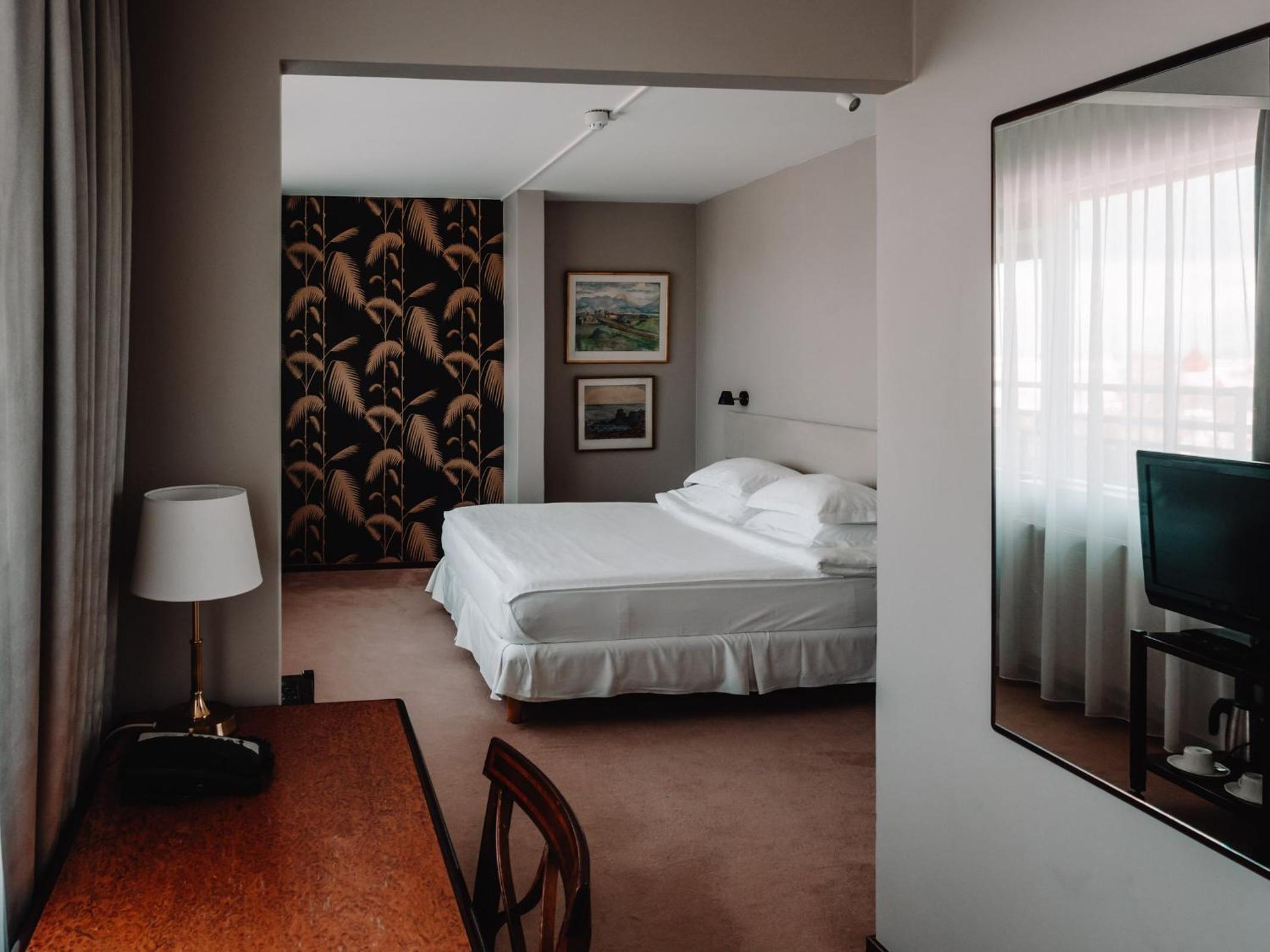 Junior Suite with Balcony - Photo 1