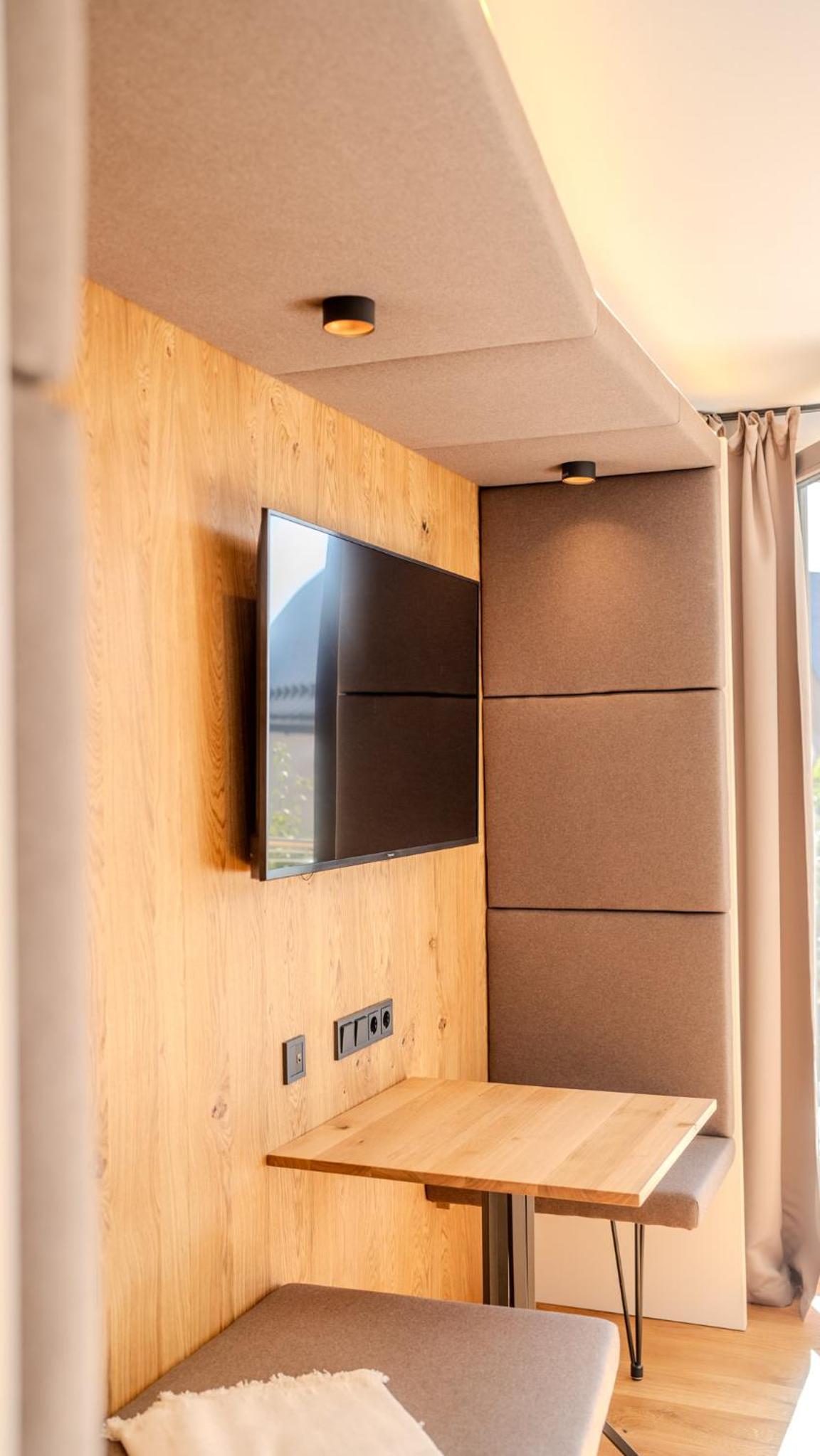 King Studio with Sofa Bed