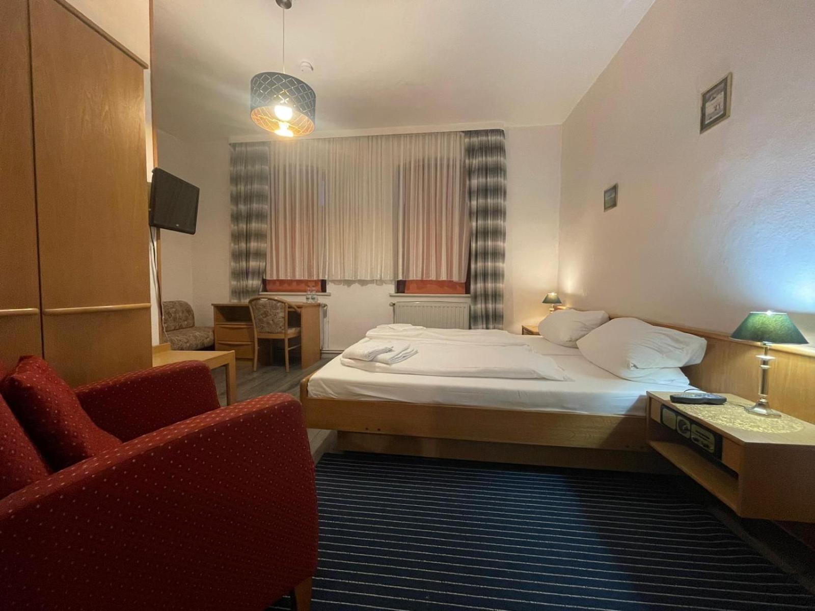 Double Room - Photo 6