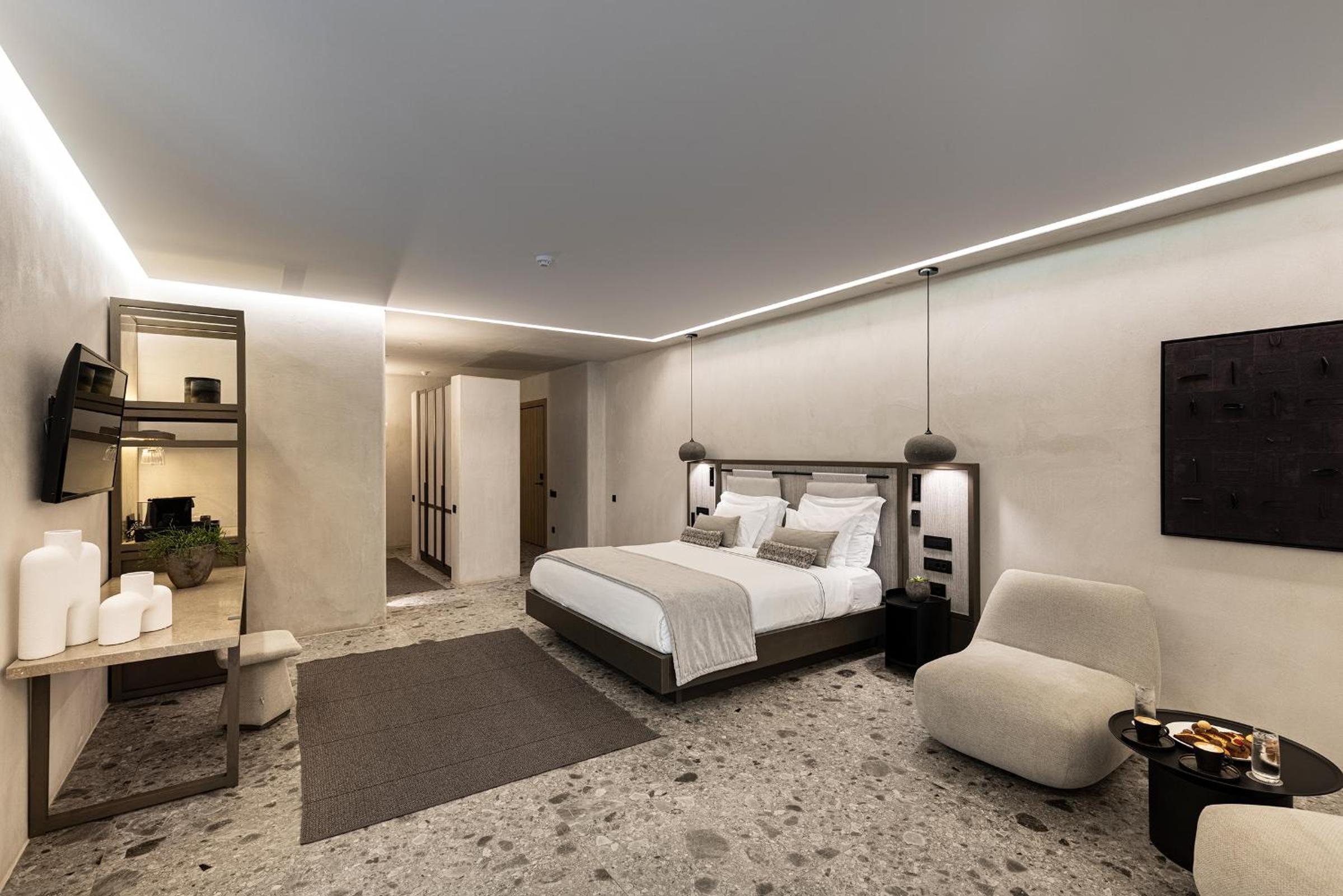 ETERNAL Suite with Supreme Pool - Photo 10